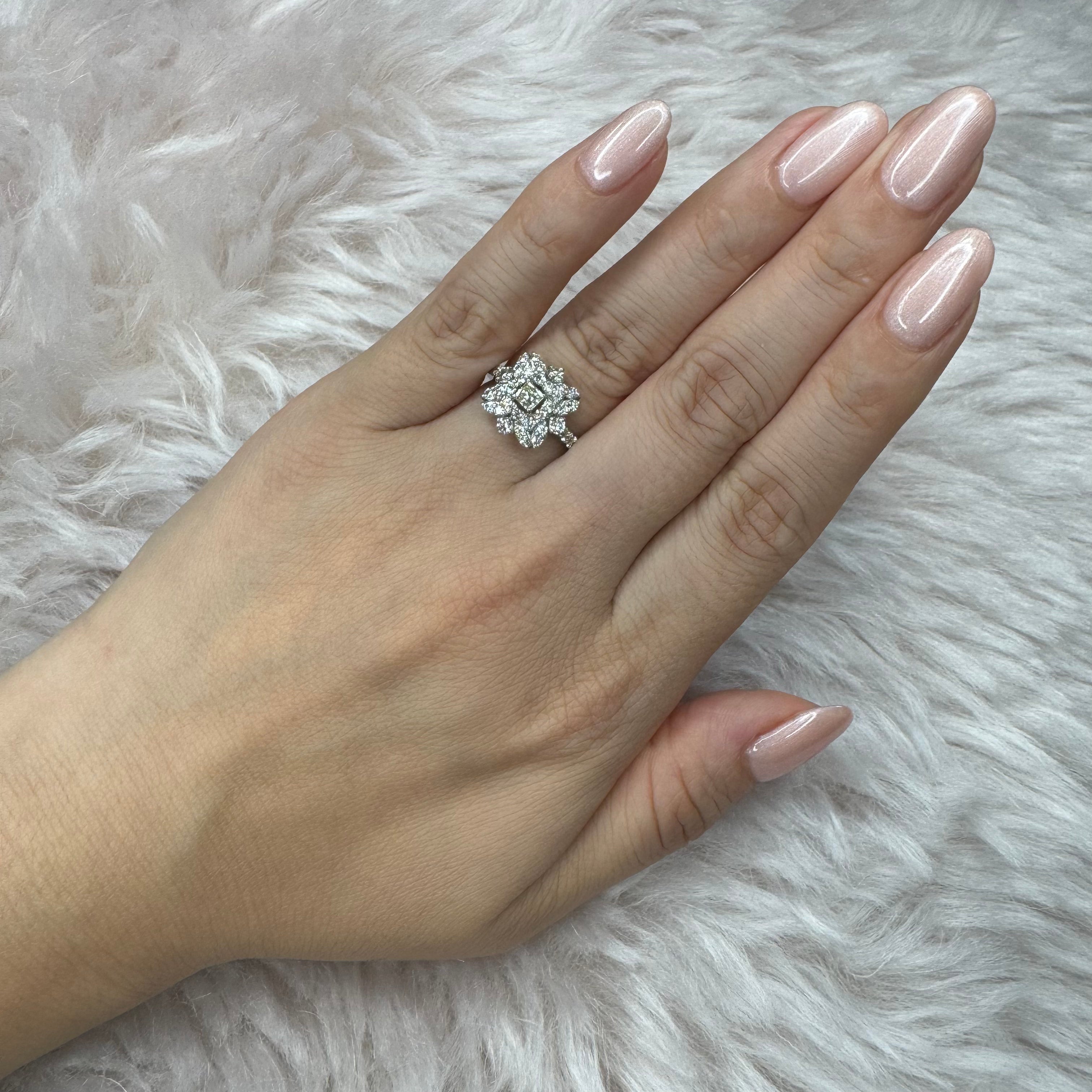 新作 アラベスク〜白いダイヤ&ラウンドメレ｜AYAKO SAKURAI（櫻井 彩子（サクライ アヤコ））公式通販サイト