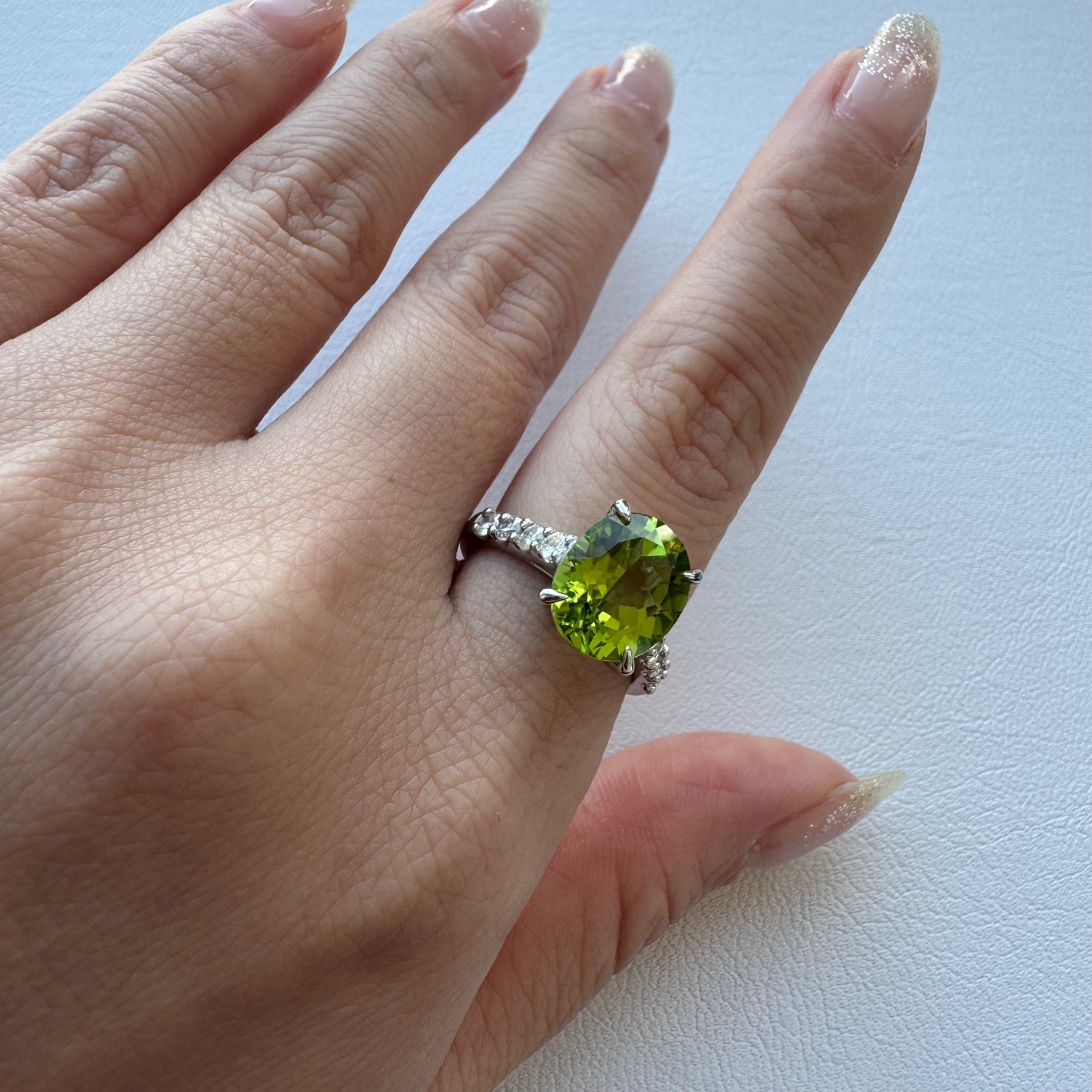 182［一点物/ソワレ］リング ペリドット 4.2ct前後 OV PT