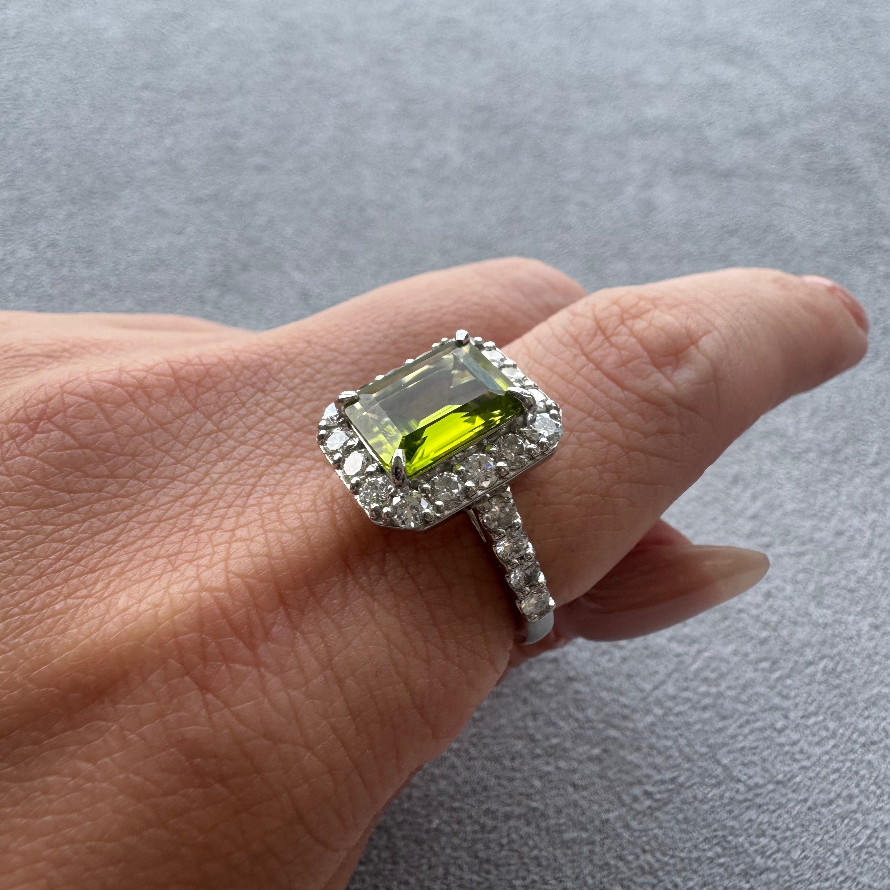 ［一点物］リング ペリドット 3ct SQ PT