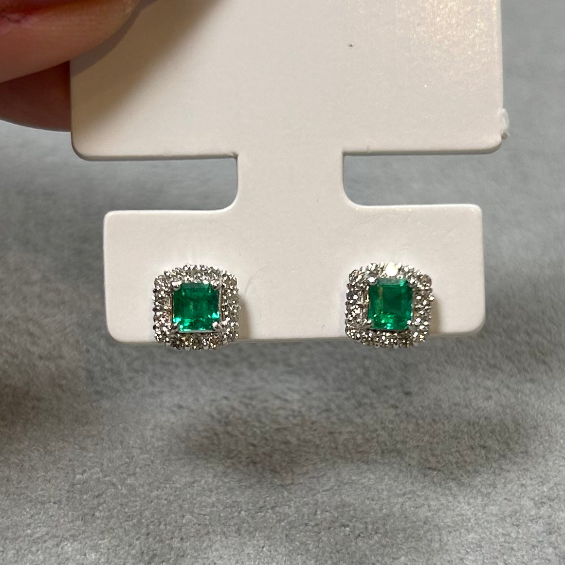 324-エムロード 中石0.22ct前後×2 PT SQ ピアス〜超特品 色綺麗 希少 35万｜AYAKO SAKURAI（櫻井 彩子（サクライ アヤコ））公式通販サイト