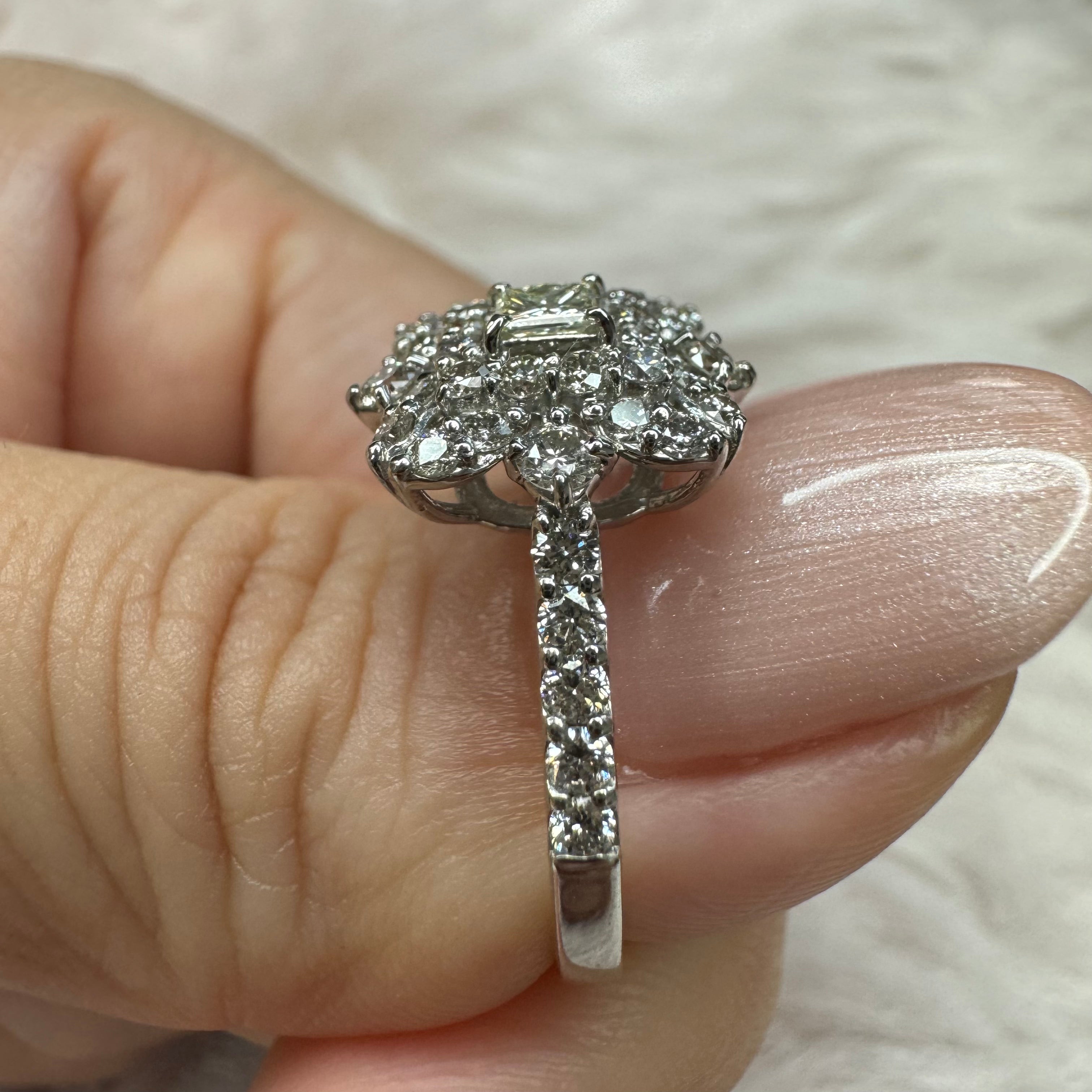 新作 アラベスク〜白いダイヤ&ラウンドメレ｜AYAKO SAKURAI（櫻井 彩子（サクライ アヤコ））公式通販サイト