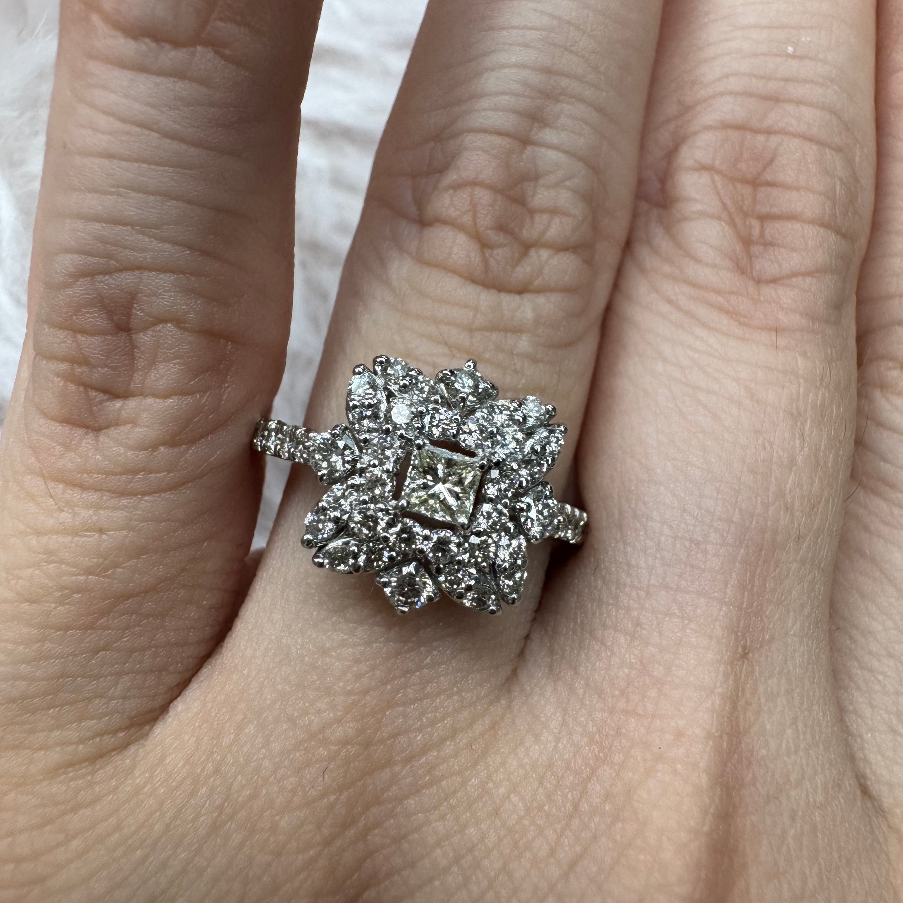 新作 アラベスク〜白いダイヤ&ラウンドメレ｜AYAKO SAKURAI（櫻井 彩子（サクライ アヤコ））公式通販サイト