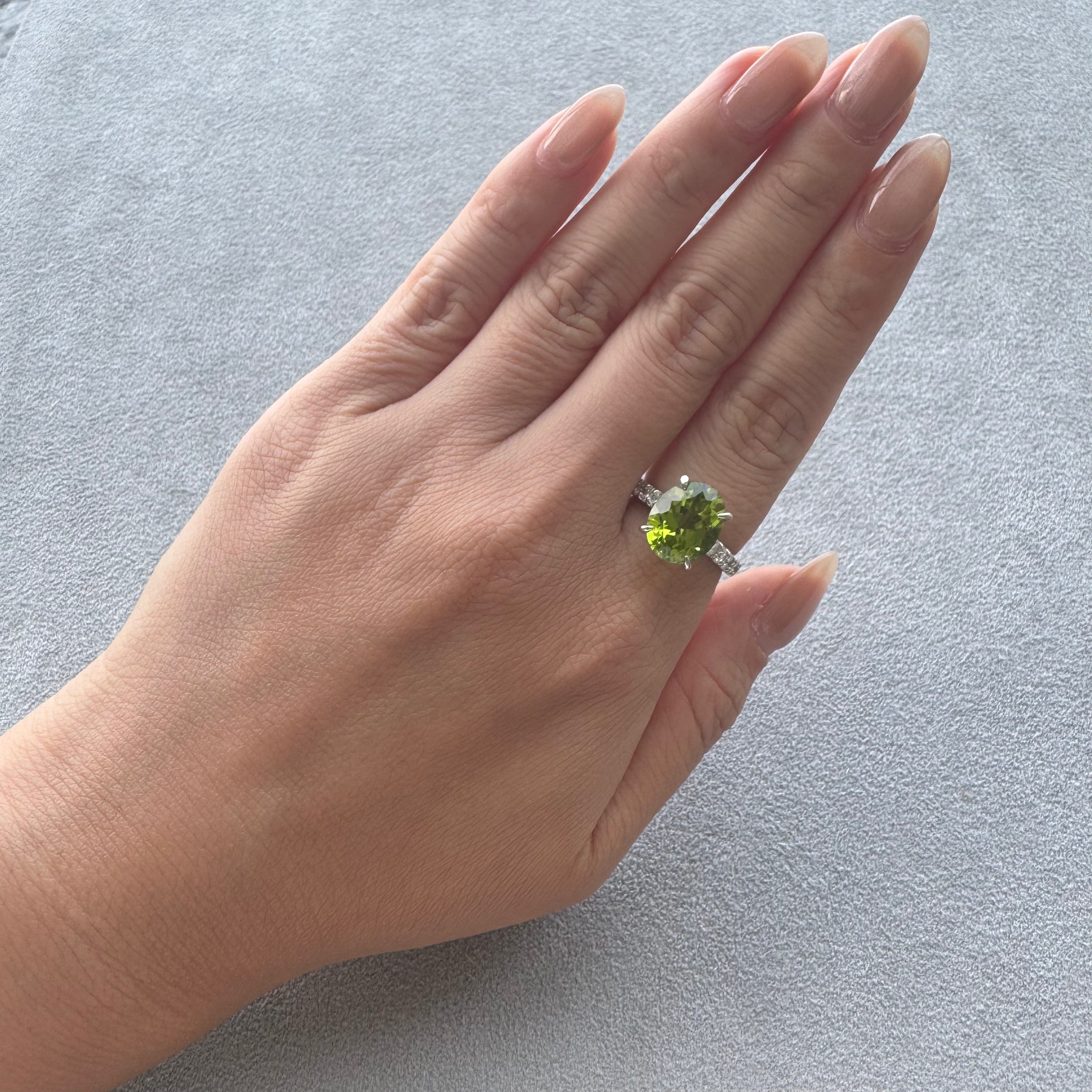 ［一点物］リング ペリドット 4.8ct OV PT