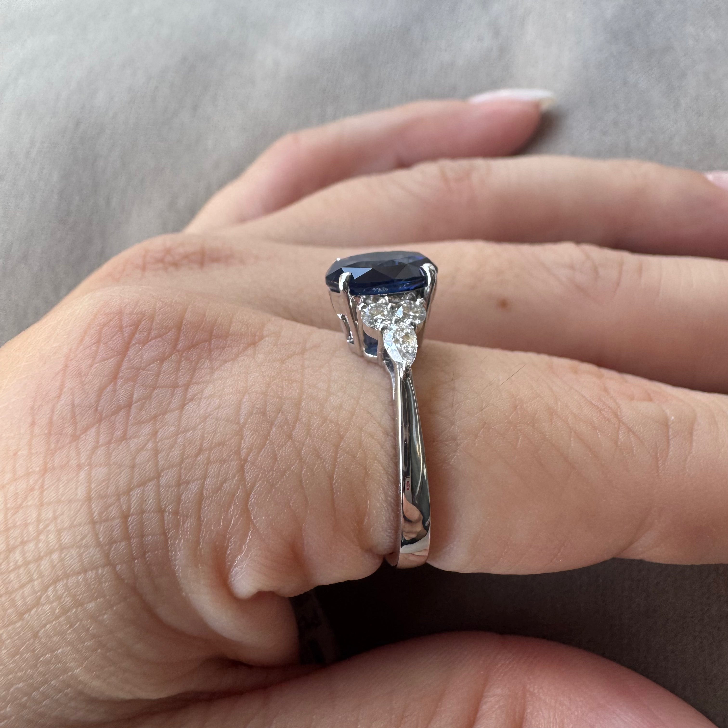 ［一点物］リング ロイヤルブルーサファイア  3ct OV PT