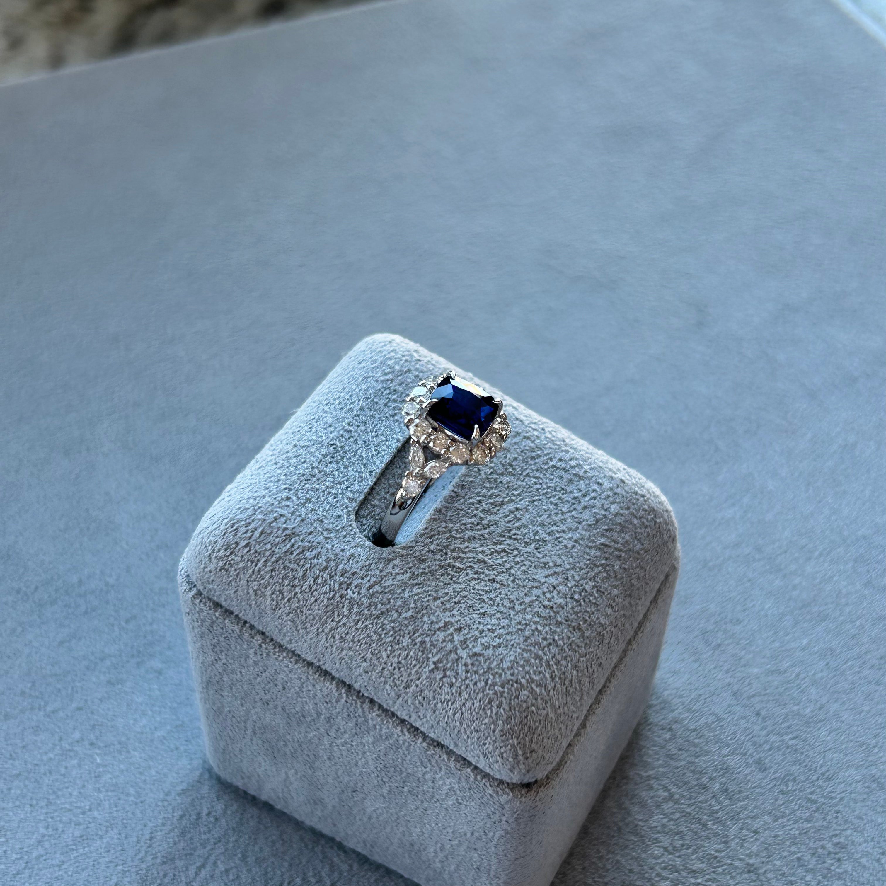 22_綺麗 ブルーサファイア 中石2.3ct　PT SQ リング〜GIA｜AYAKO SAKURAI（櫻井 彩子（サクライ アヤコ））公式通販サイト