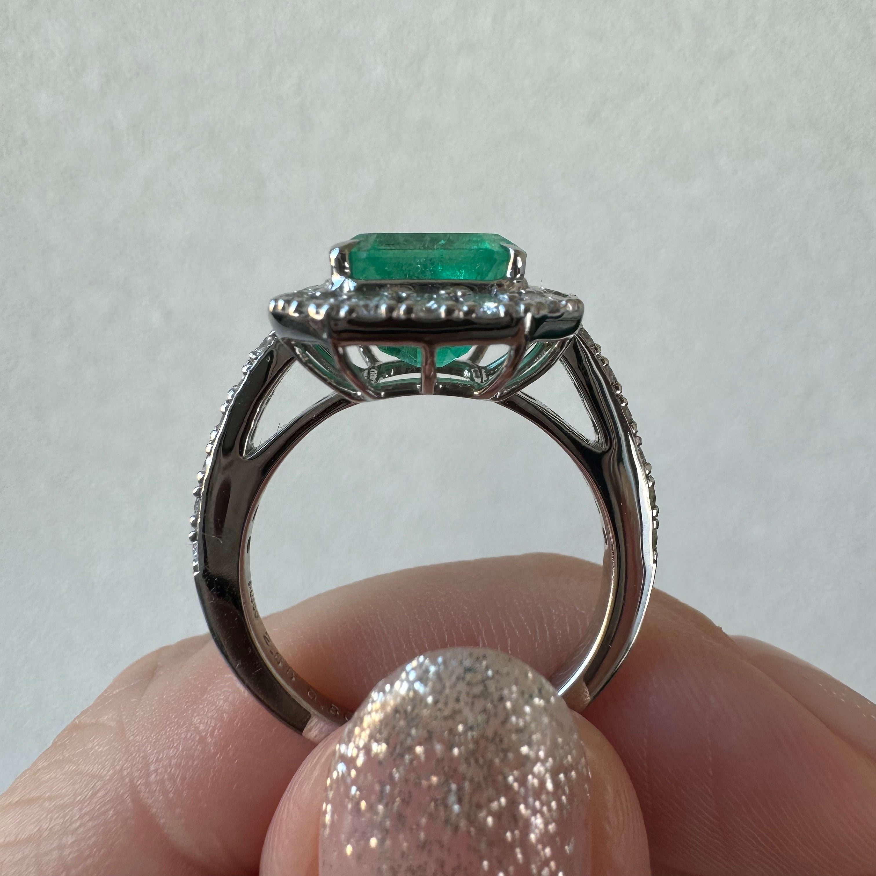 ［一点物］リング エメラルド 2.6ct SQ PT