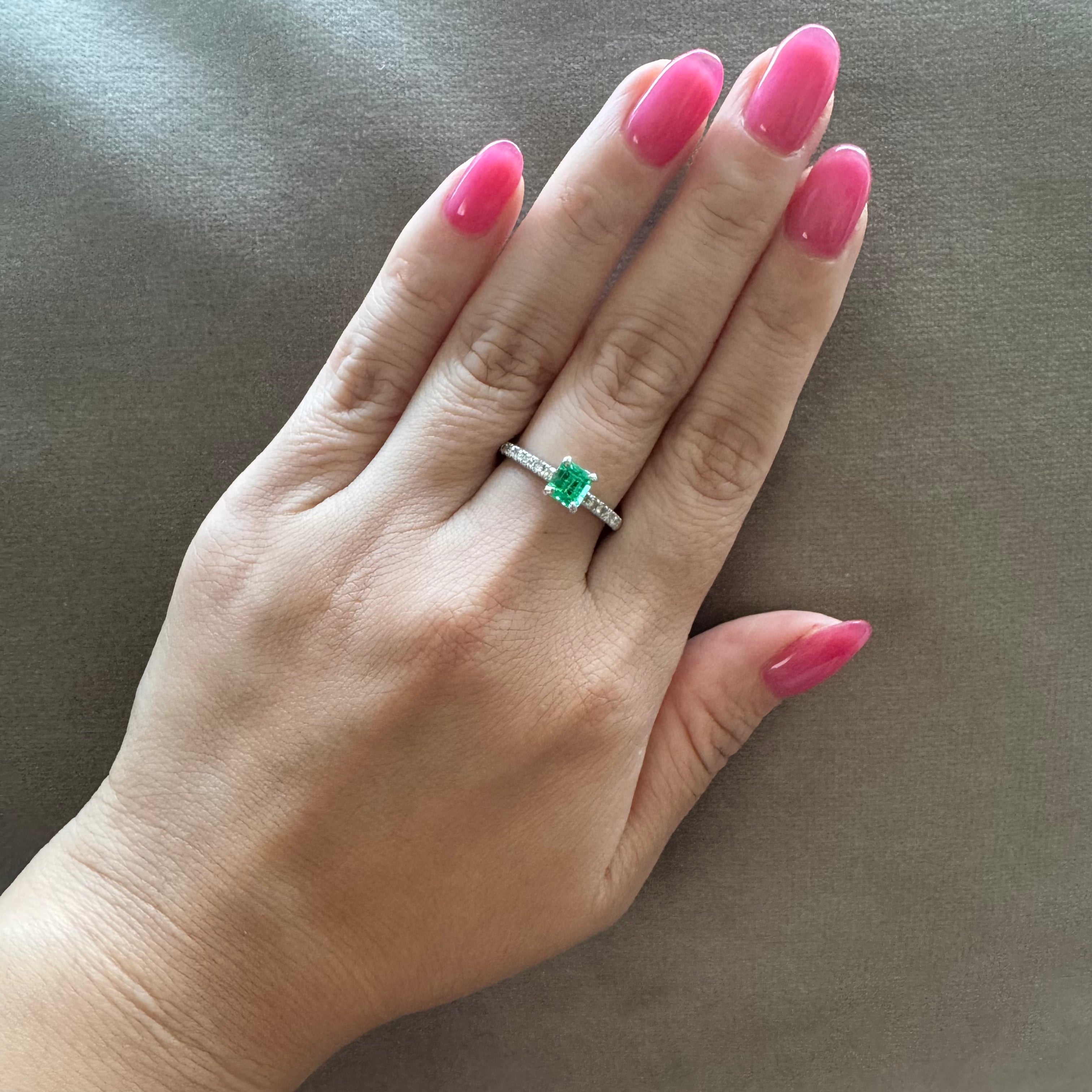 ［一点物/アルル］リング  エメラルド  0.53ct EM PT