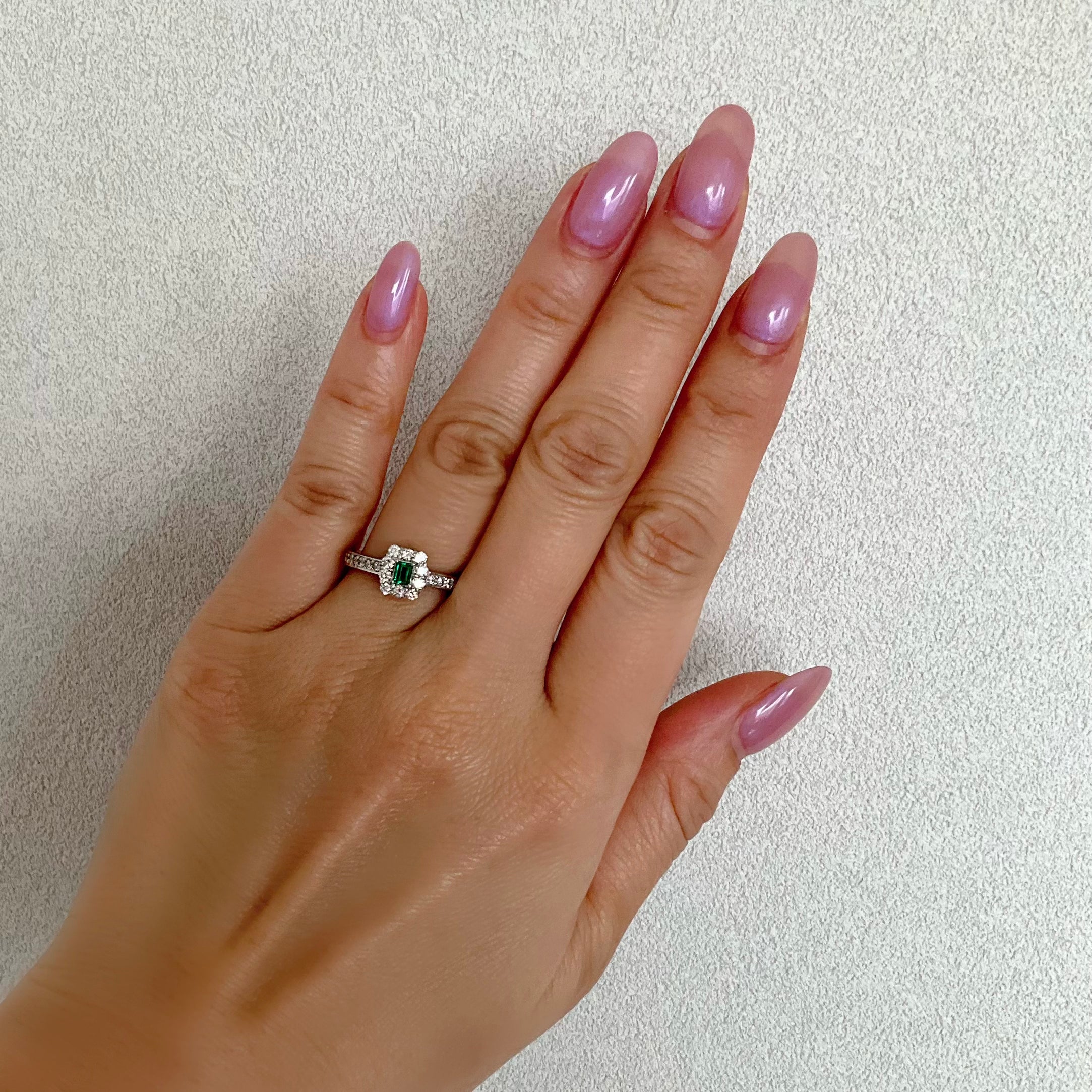 64-綺麗 エメラルドリング EM 0.1ct前後 SQ PT〜お買い得｜AYAKO SAKURAI（櫻井 彩子（サクライ アヤコ））公式通販サイト