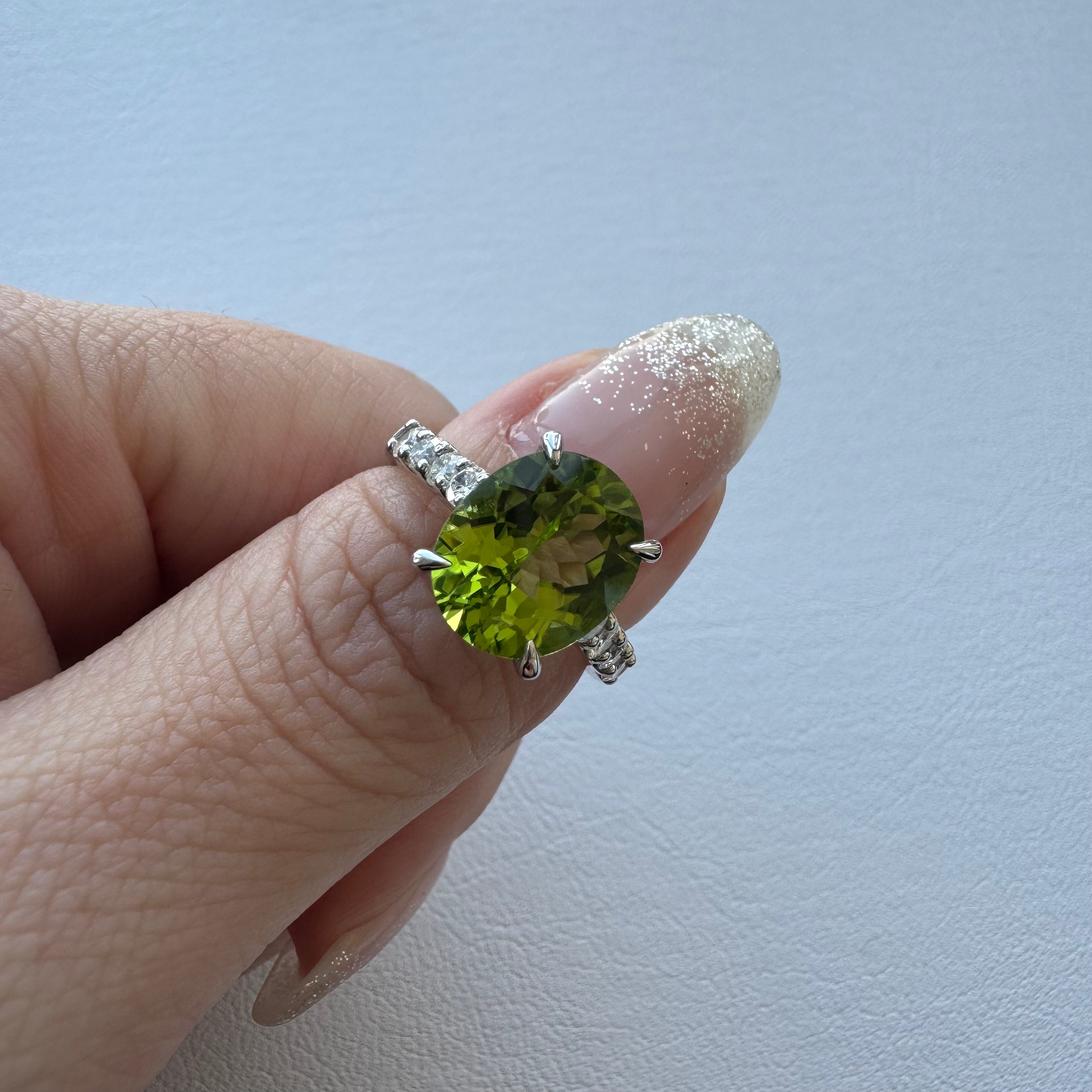 182［一点物/ソワレ］リング ペリドット 4.2ct前後 OV PT