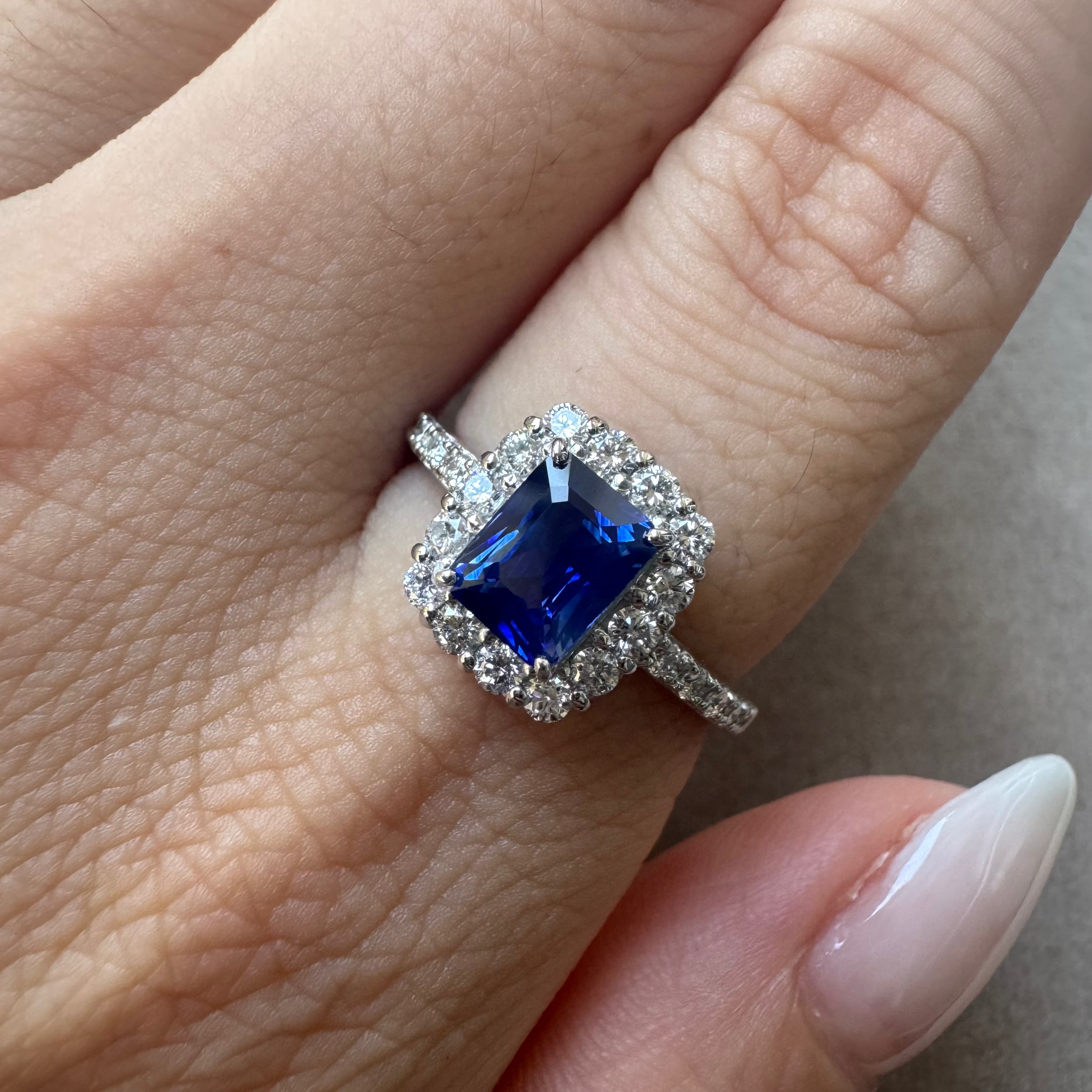 ［一点物］リング ロイヤルブルーサファイア  1.2ct EM PT