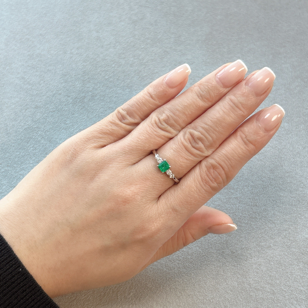 39［一点物］リング エメラルド 0.38ct SQ PT