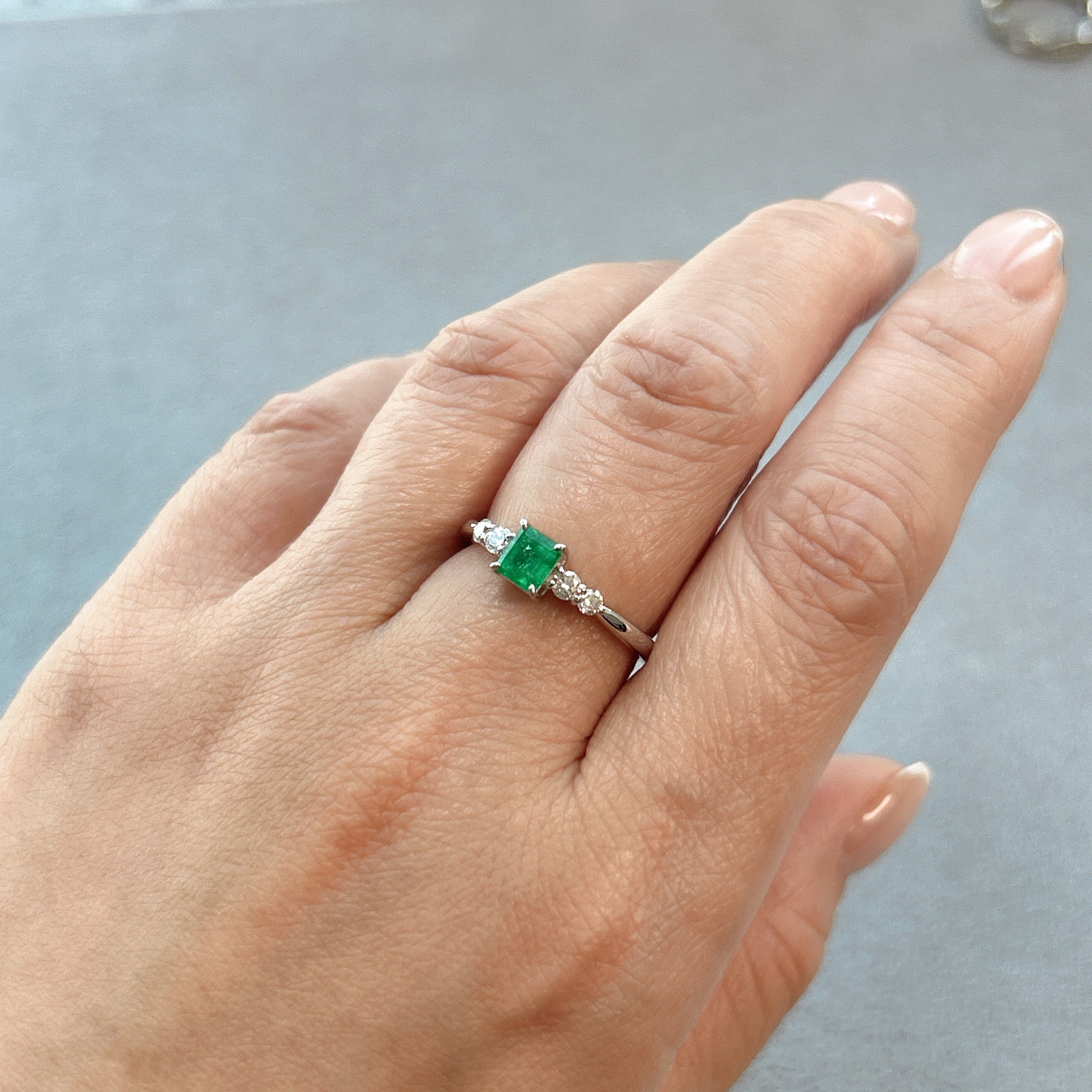 39［一点物］リング エメラルド 0.38ct SQ PT