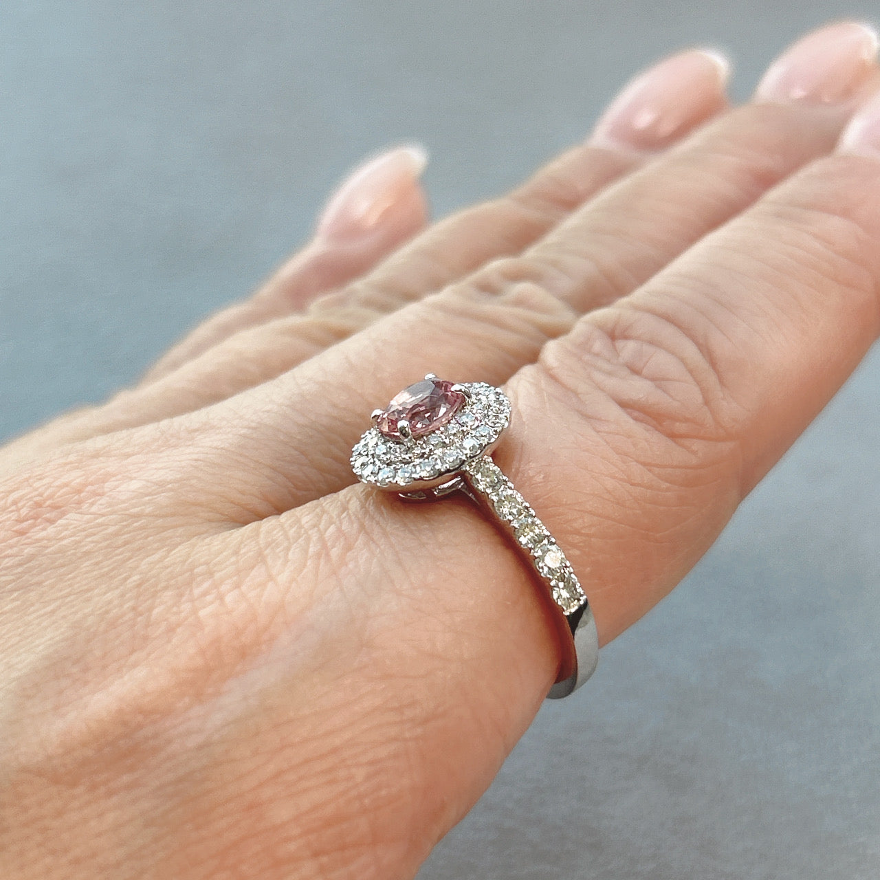 130［一点物］リング ノーヒート パパラチアサファイア 0.78ct OV PT