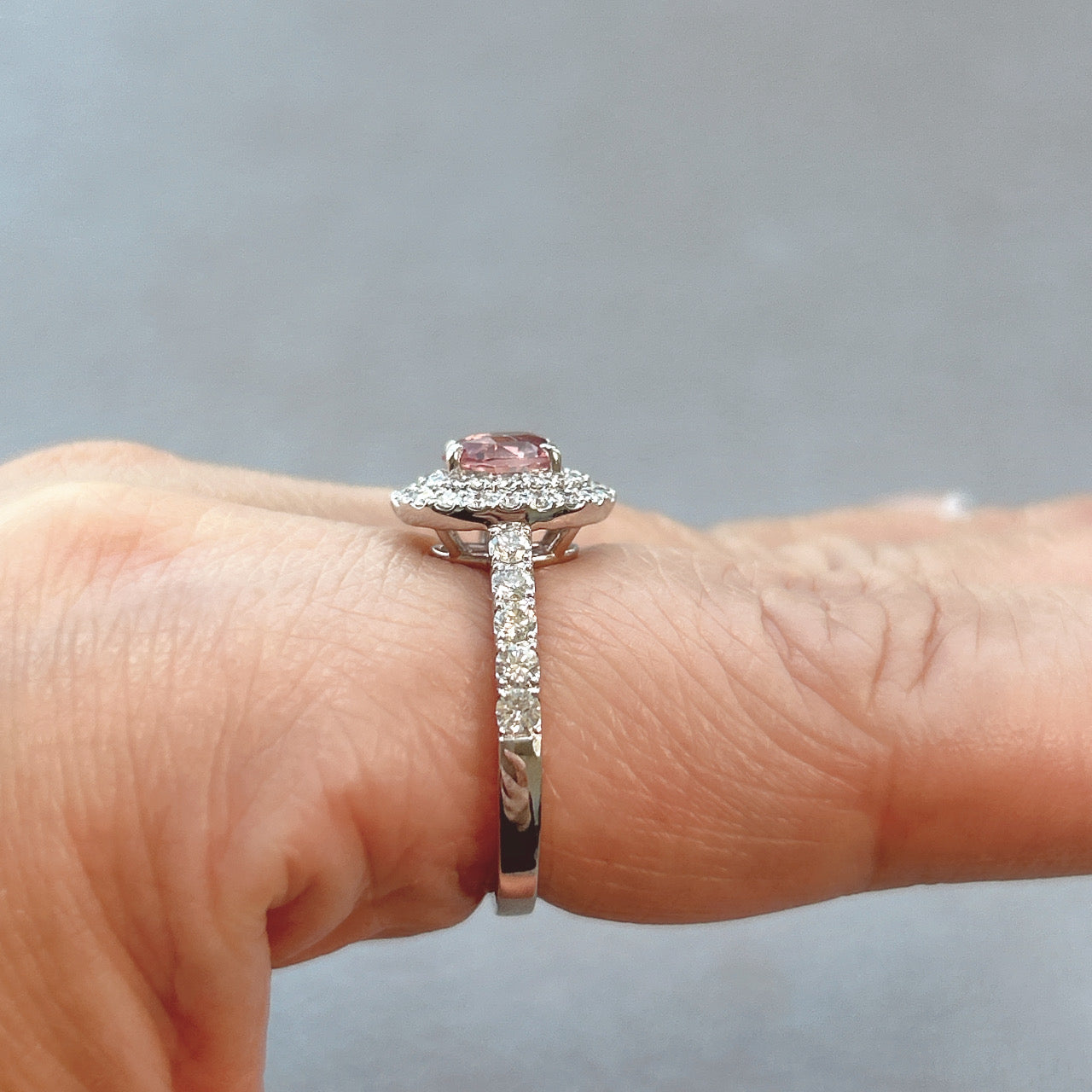 130［一点物］リング ノーヒート パパラチアサファイア 0.78ct OV PT