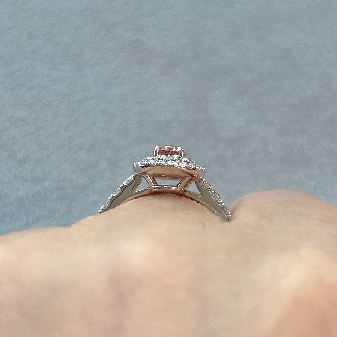 129［一点物］リング ノーヒート パパラチアサファイア 0.65ct OV PT