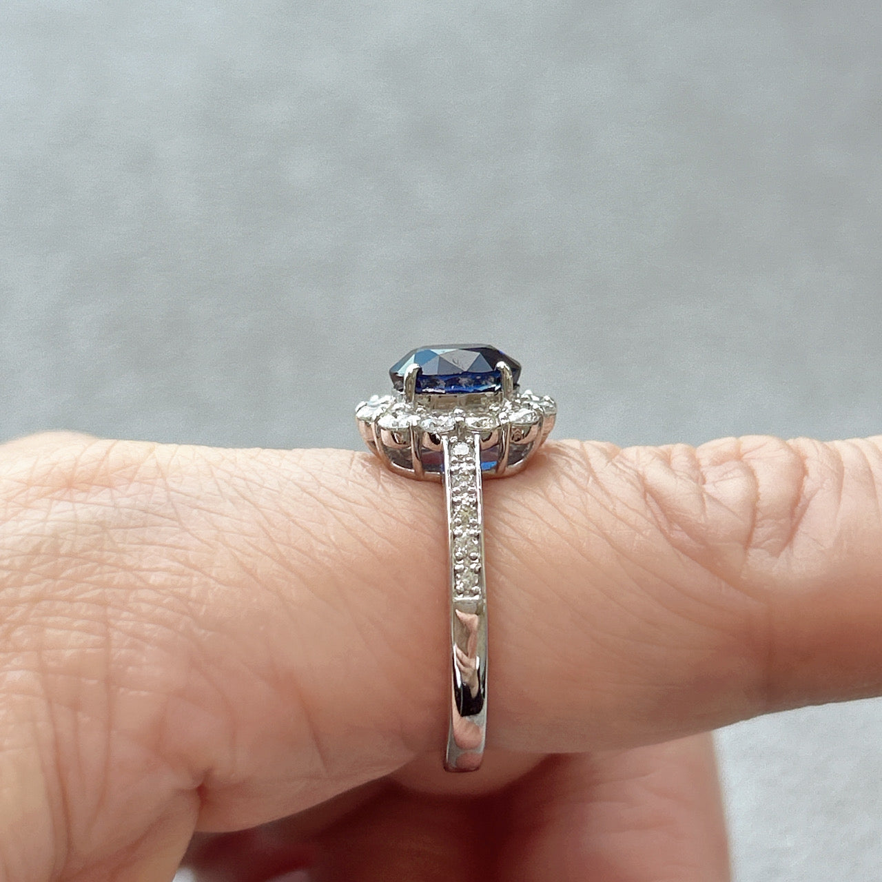 115［一点物］リング ロイヤルブルーサファイア 2.2ct OV PT