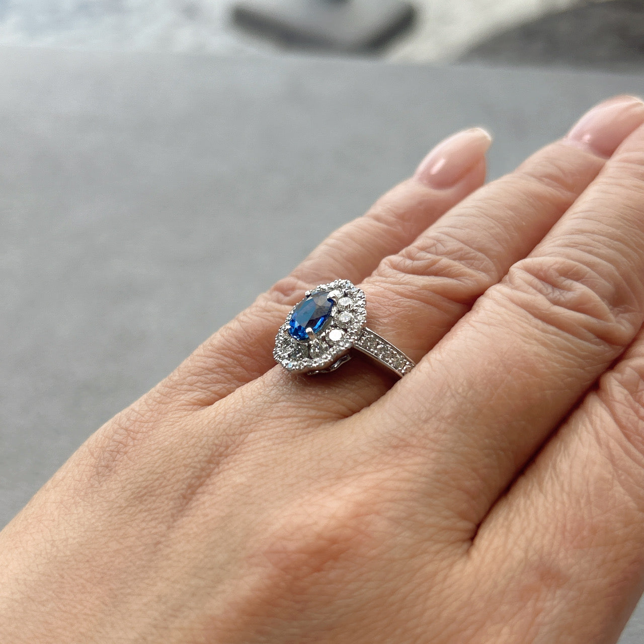 ［一点物/ラナンキュラス］リング コーンフラワーブルーサフィア 1ct OV PT