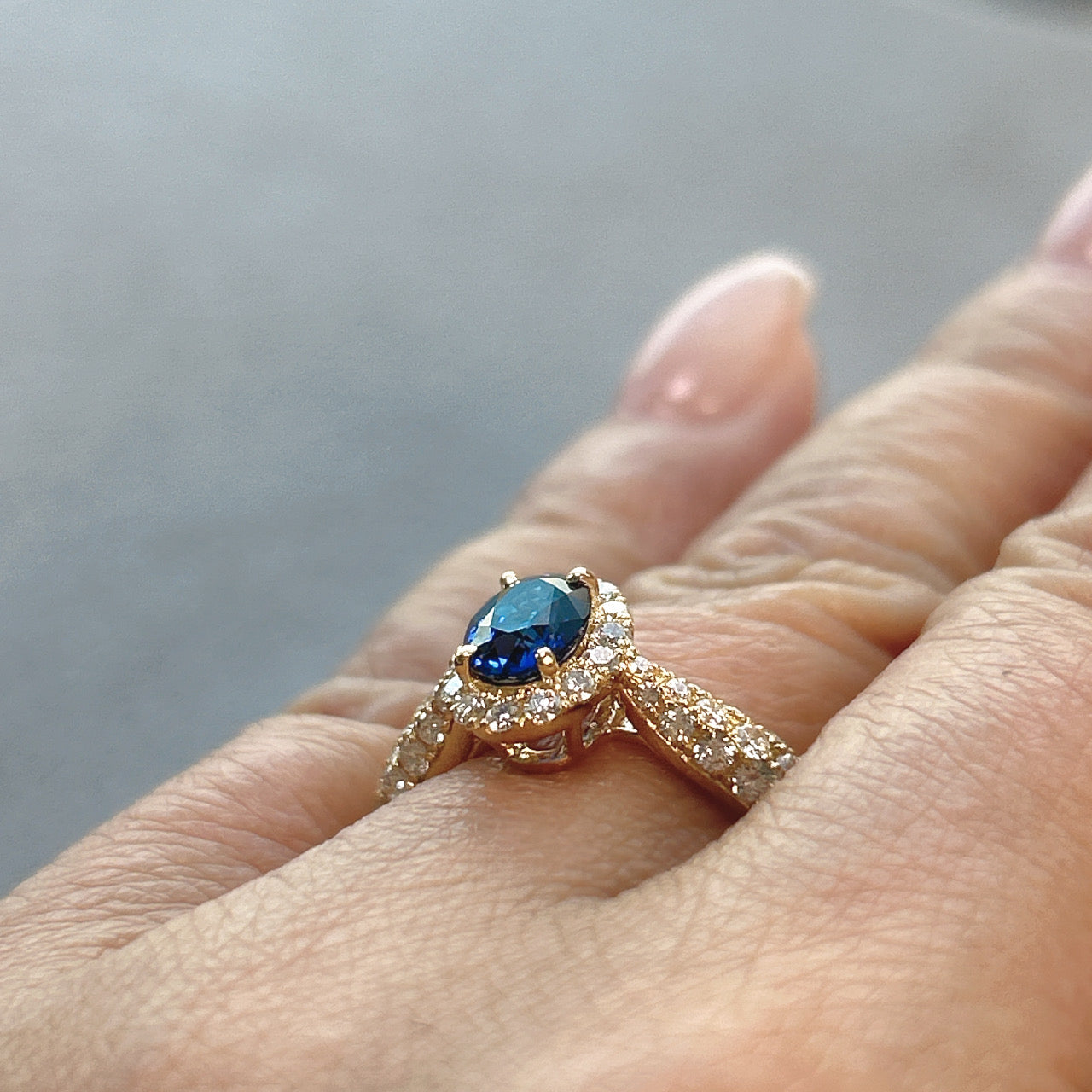 119［一点物/パリの小路］リング ロイヤルブルーサファイア 0.8ct OV K18YG