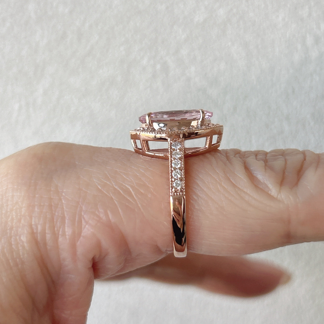 ［一点物/ローラ］リング モルガナイト 3.2ct OV K18PG