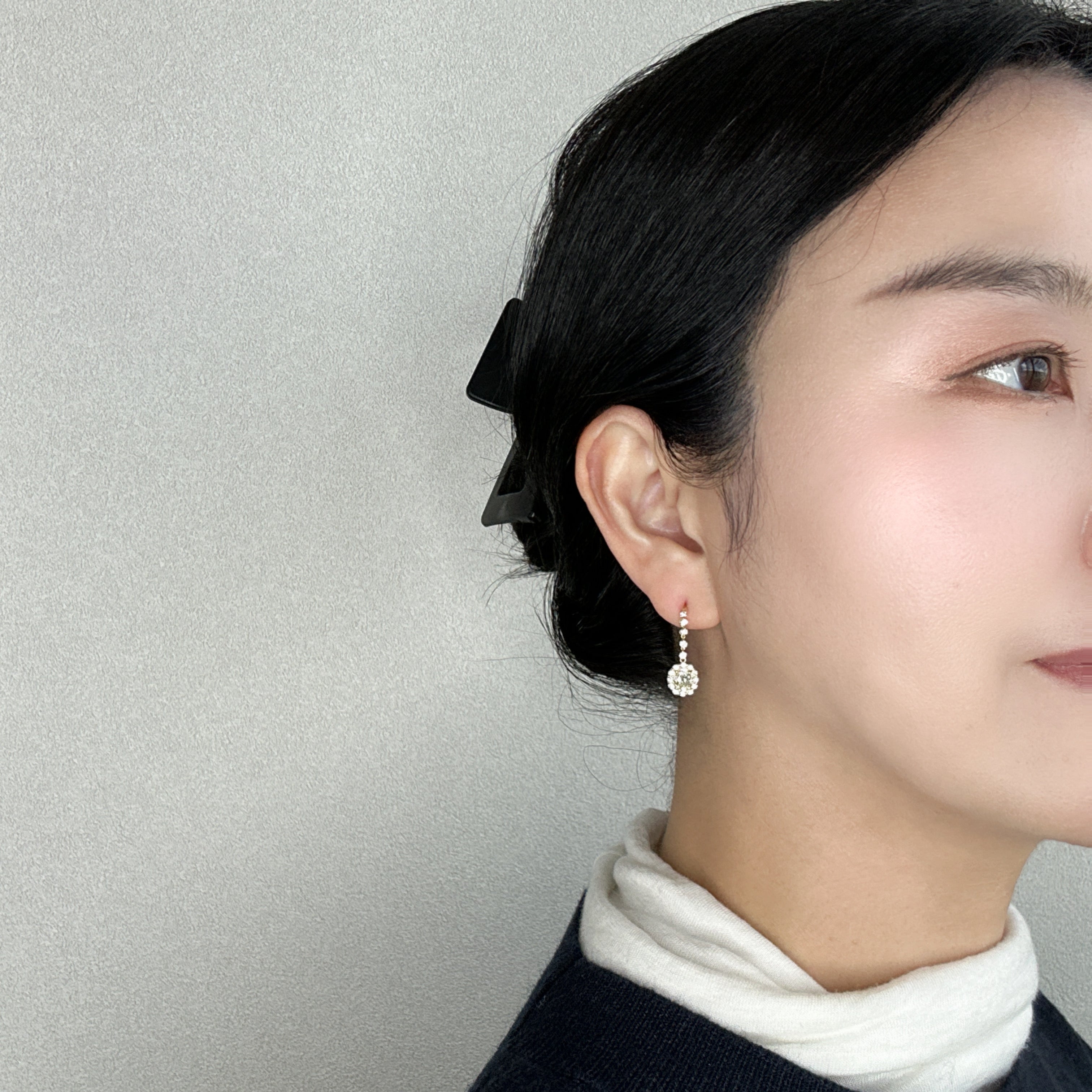 423［一点物］揺れるピアス　ダイヤ0.5ct前後×2 OV K18YG