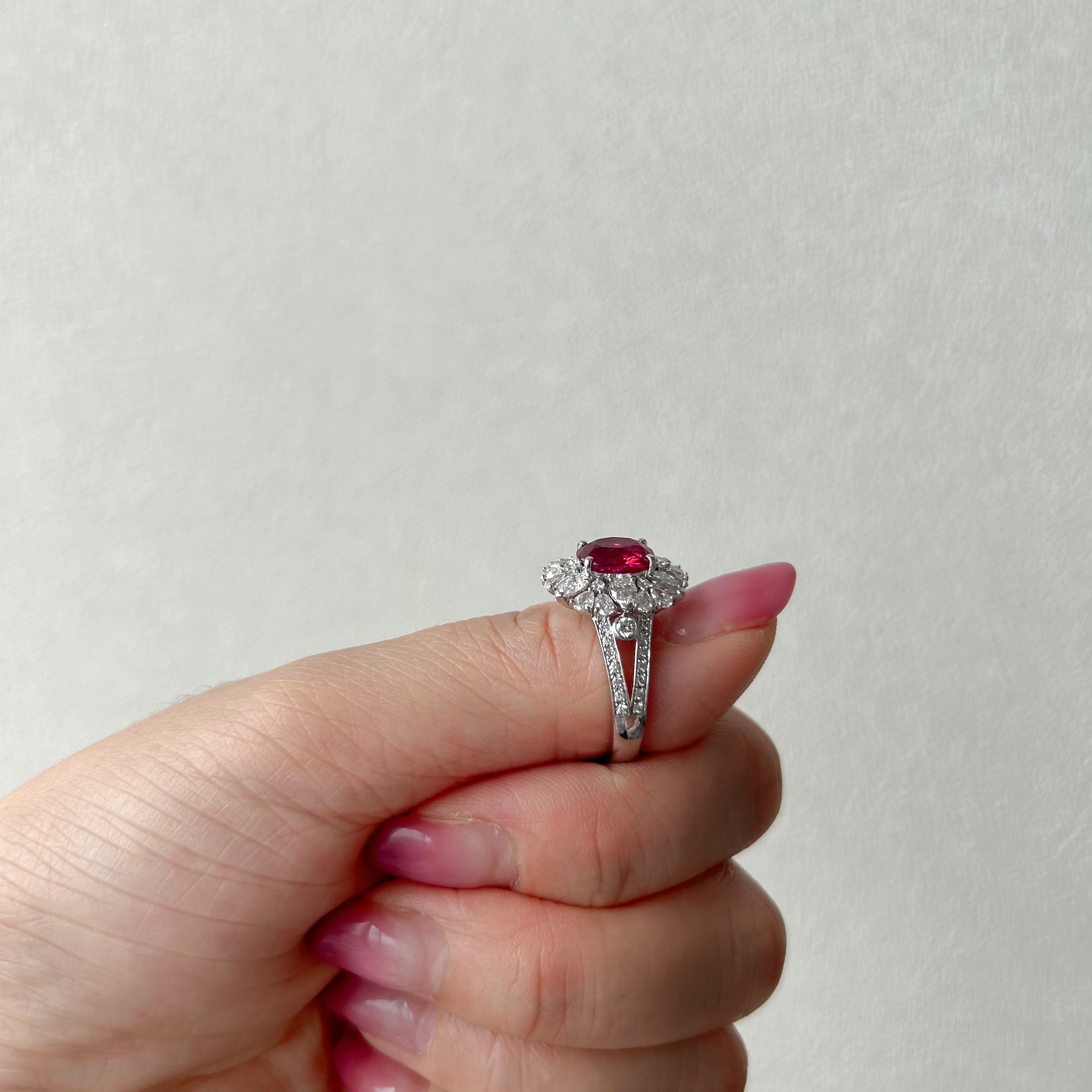 ビルマ産 ピジョン ブラッド ルビー 中石2ct OV PT リング〜GRS｜AYAKO SAKURAI（櫻井 彩子（サクライ アヤコ））公式通販サイト