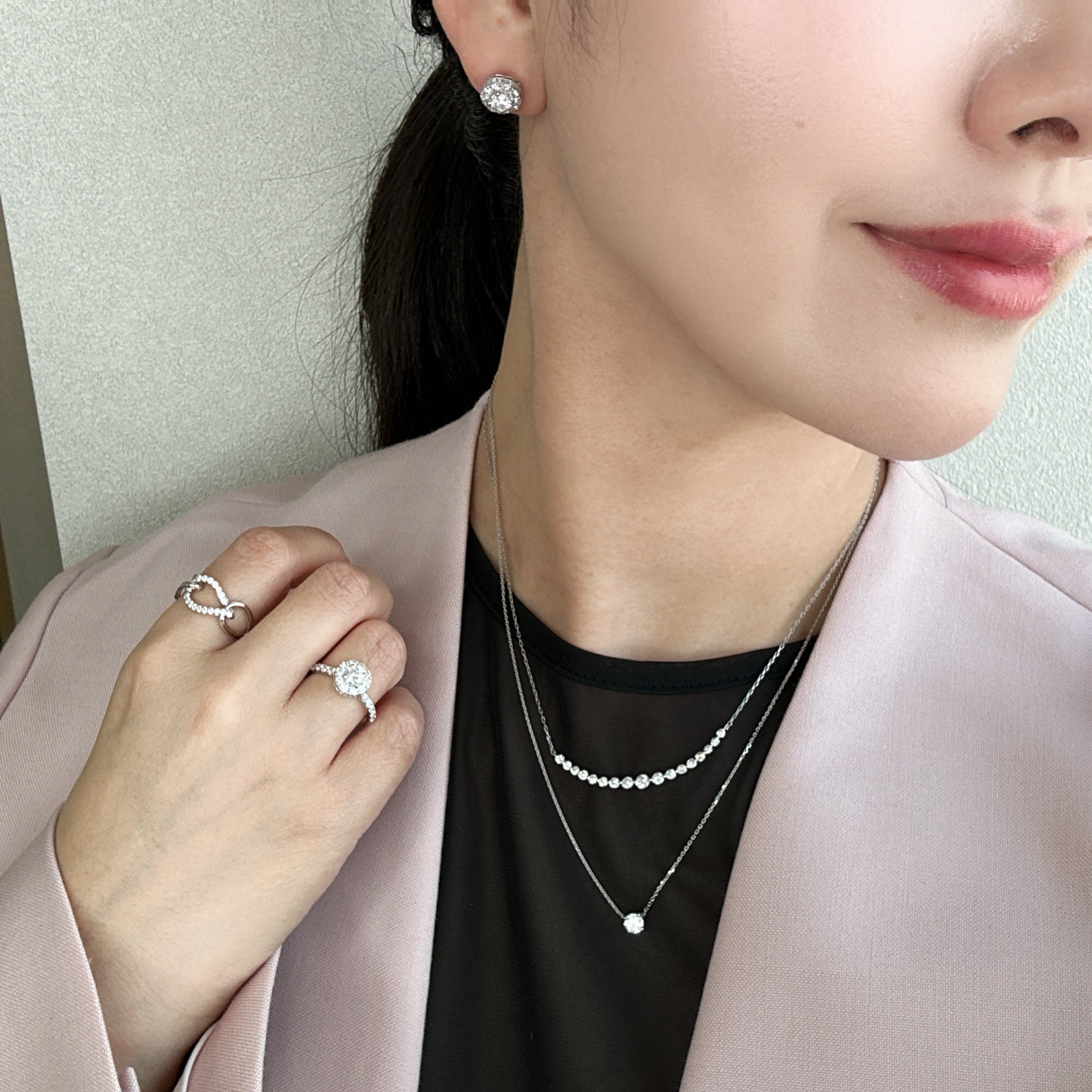 ［ポインターパヴェ］ピアス ダイヤ 中石0.3ct