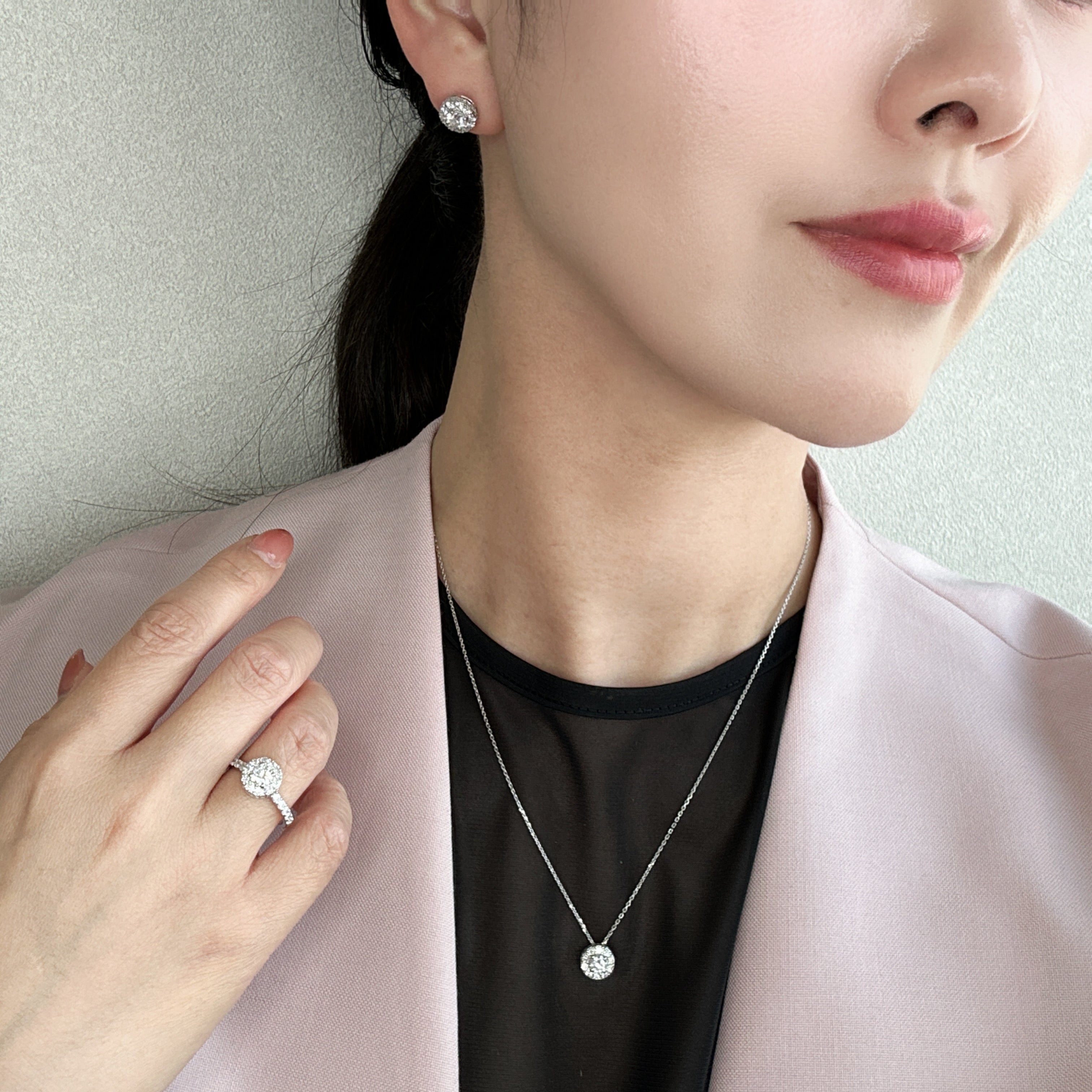 ［ポインターパヴェ］ネックレス ダイヤ 中石0.3ct