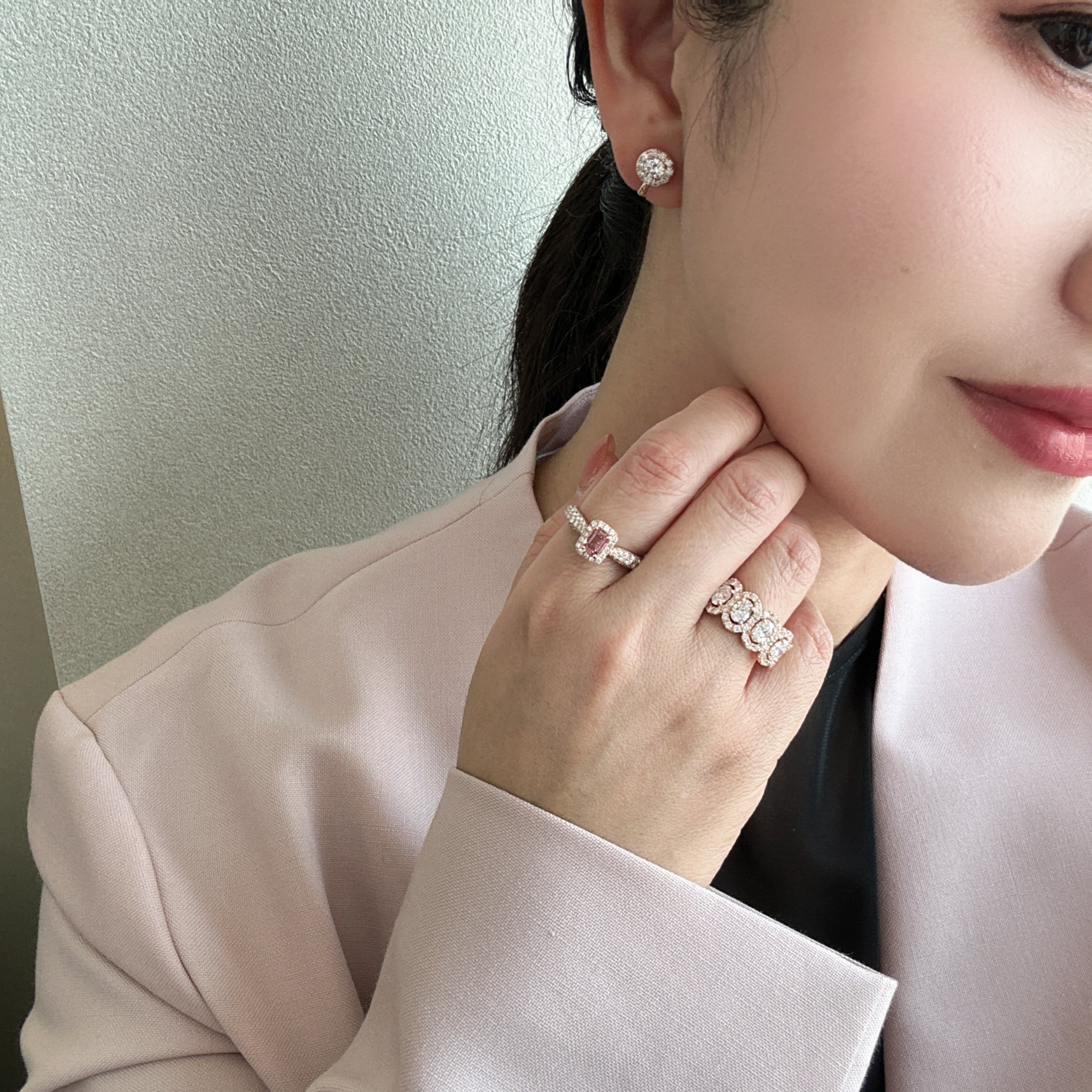 ［ポインターパヴェ］ピアス ダイヤ 中石0.3ct