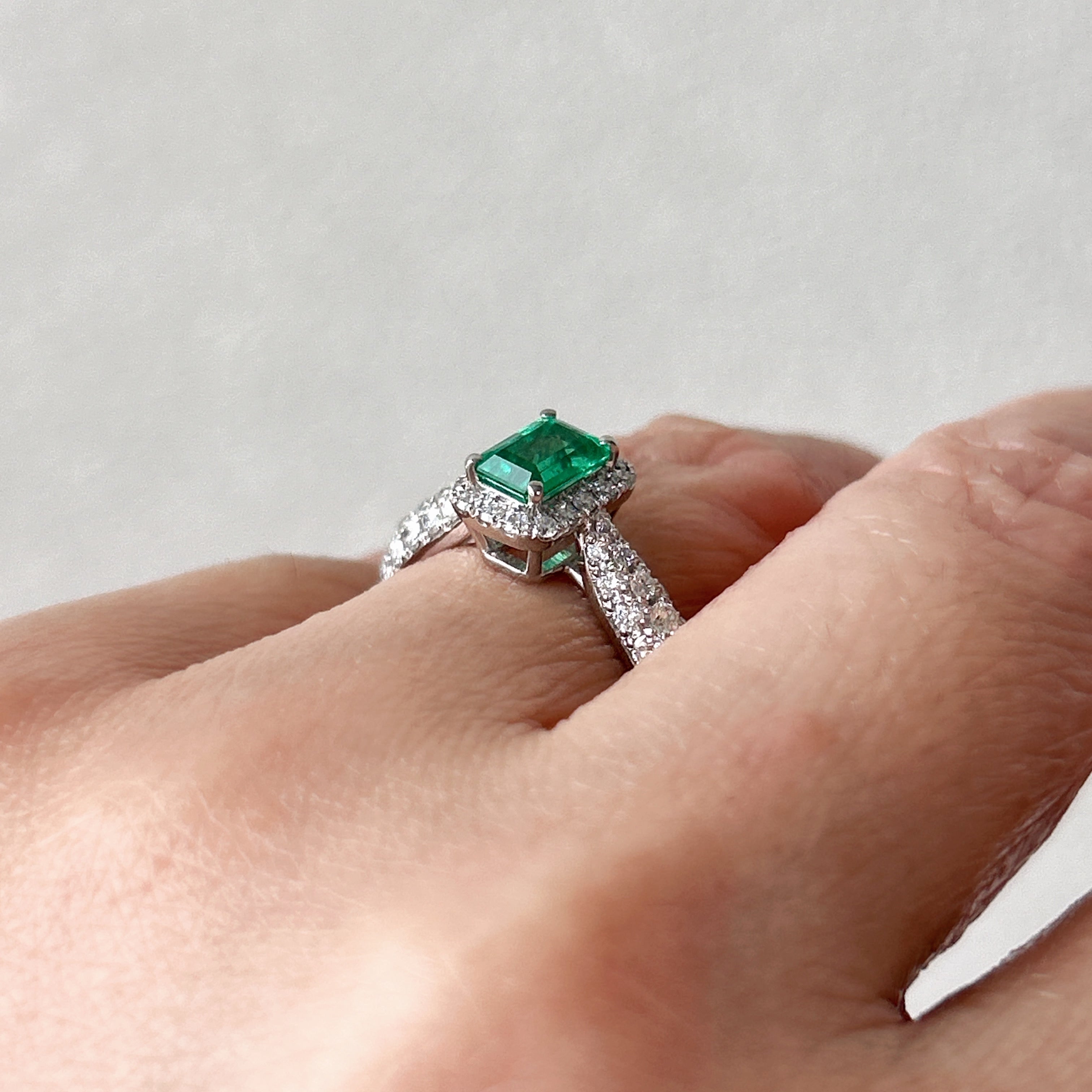 ［パリの小路］リング エメラルド  0.5ct前後 SQ