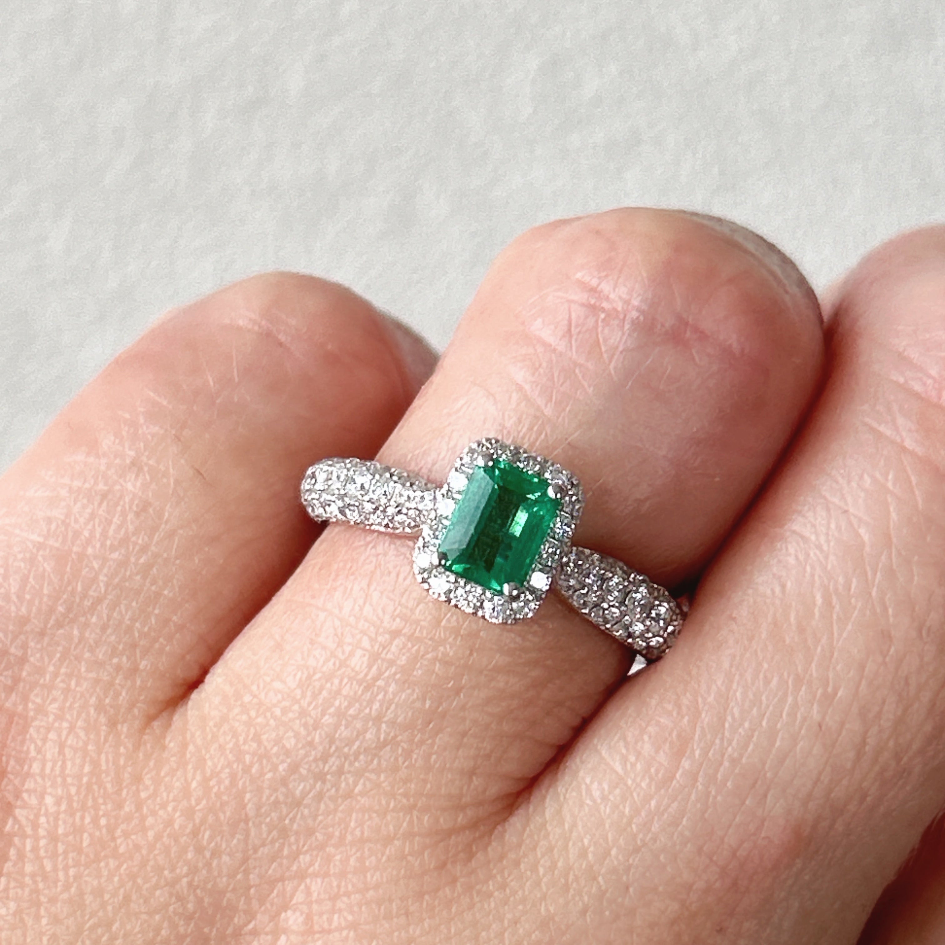 ［パリの小路］リング エメラルド  0.5ct前後 SQ