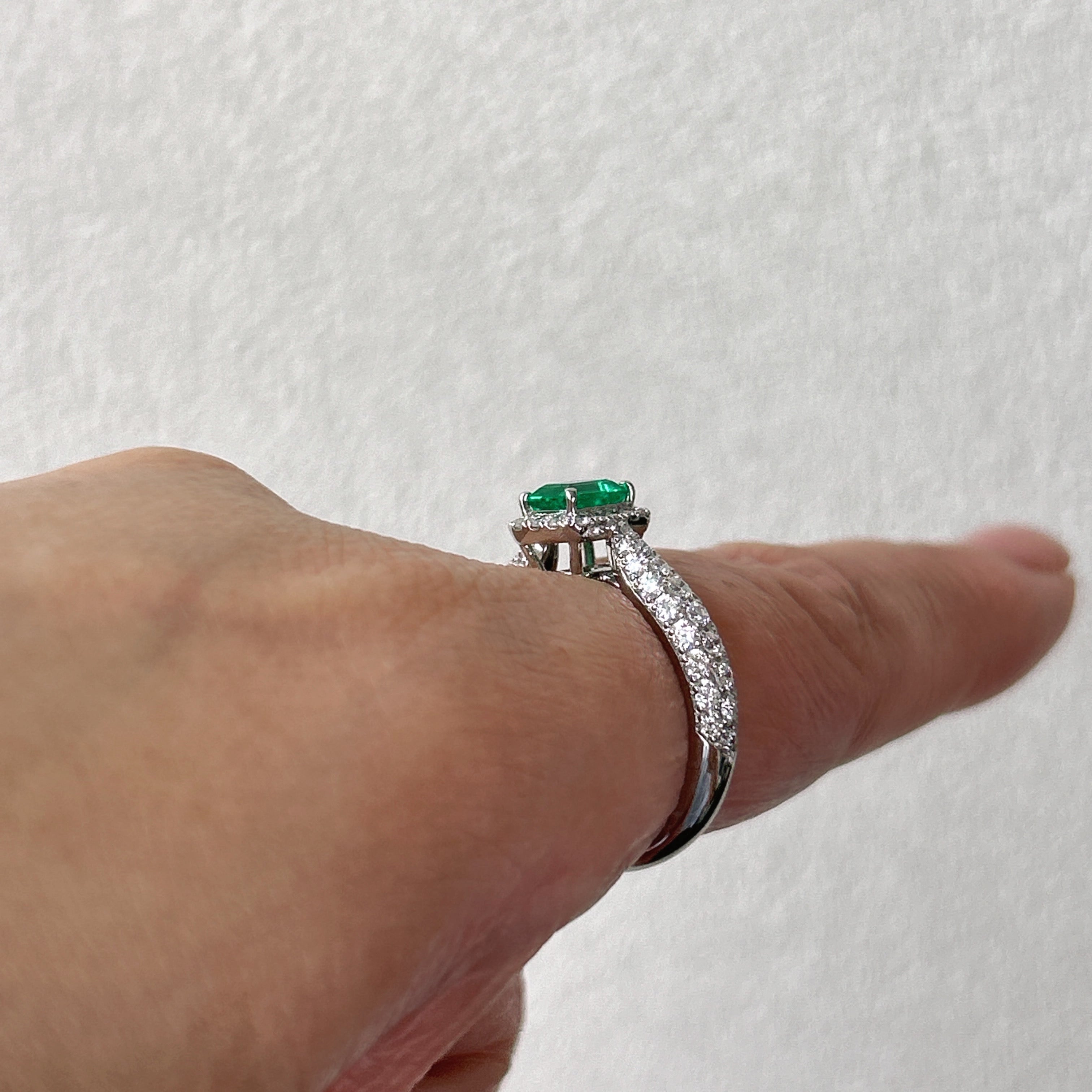 ［パリの小路］リング エメラルド  0.5ct前後 SQ