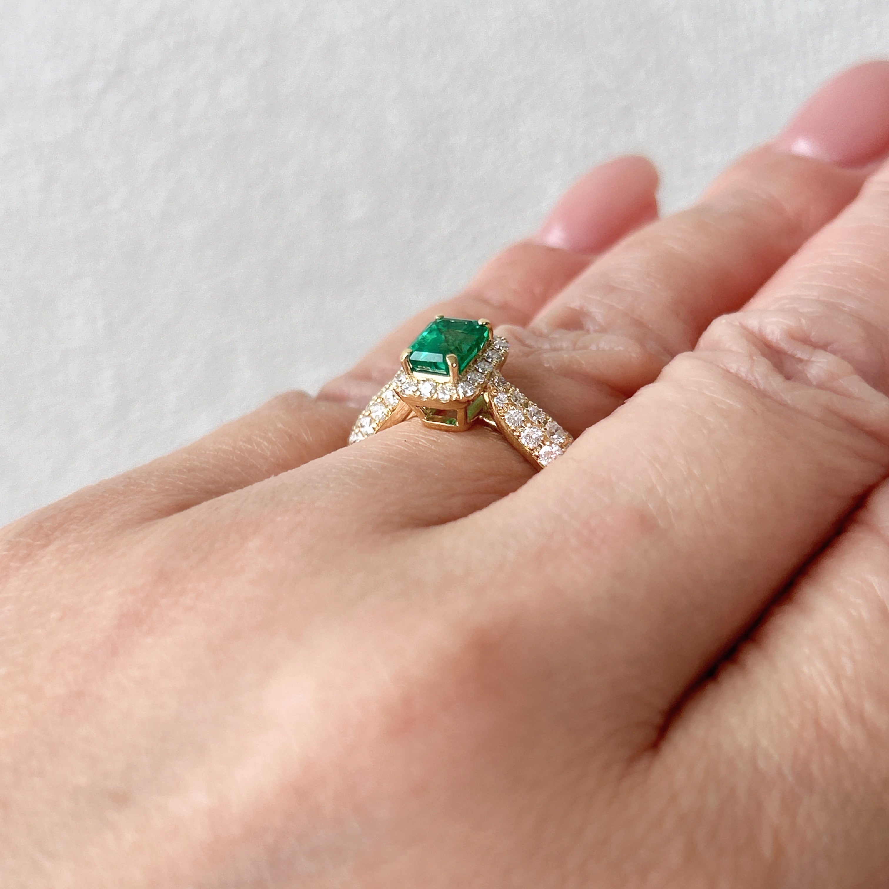 ［パリの小路］リング エメラルド  0.5ct前後 SQ