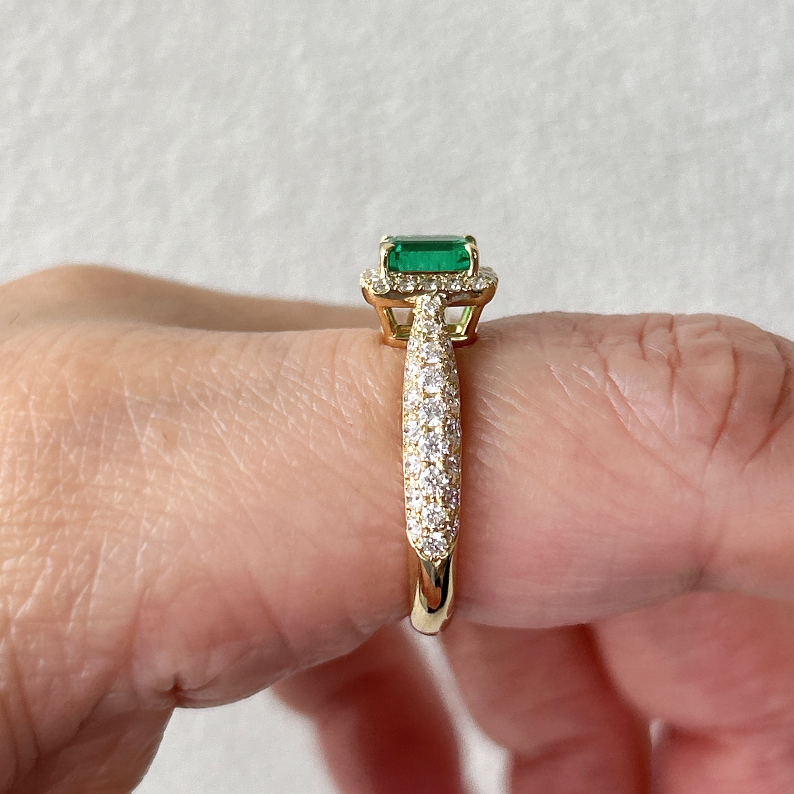 ［パリの小路］リング エメラルド  0.5ct前後 SQ