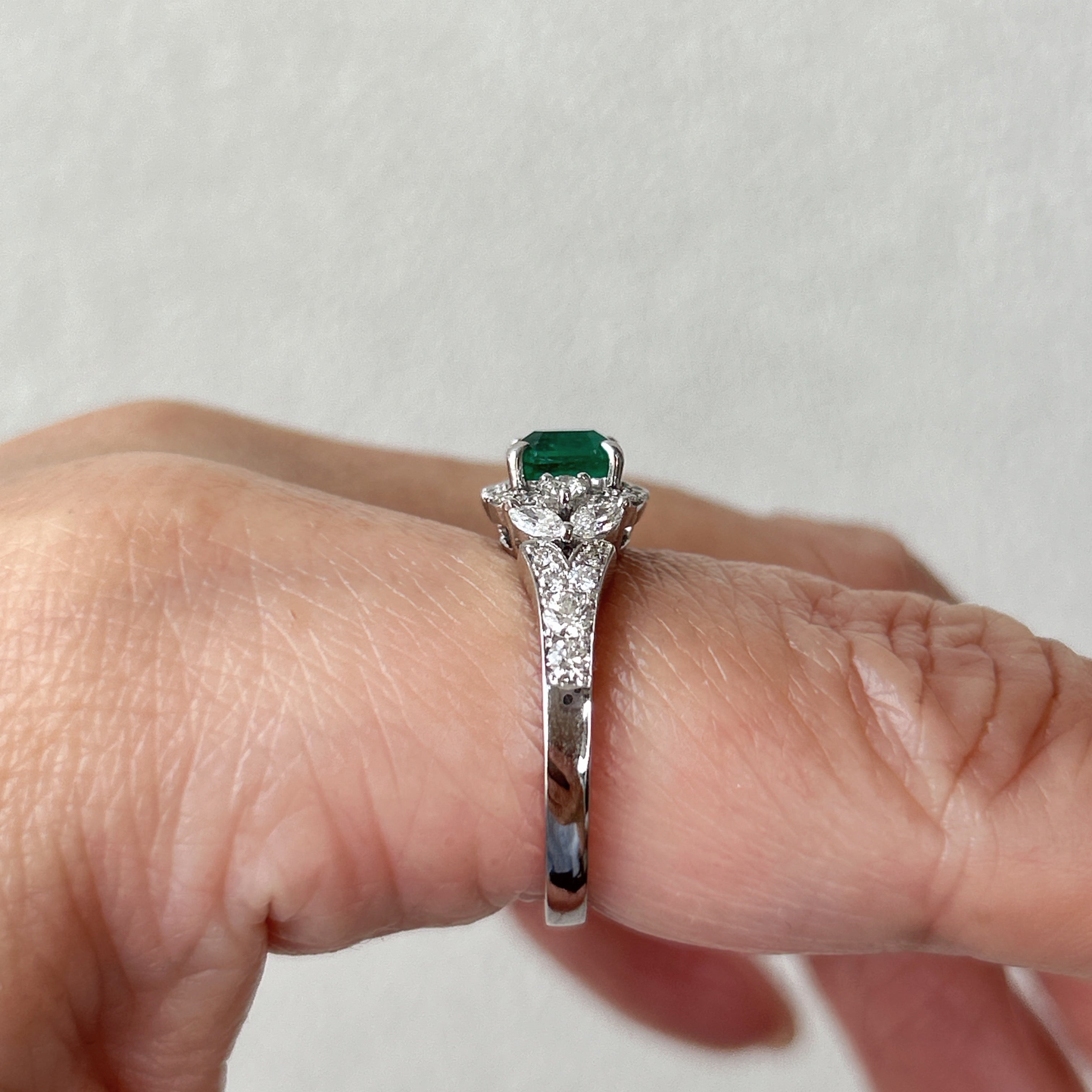 11［一点物］リング エメラルド 0.8ct前後 SQ PT