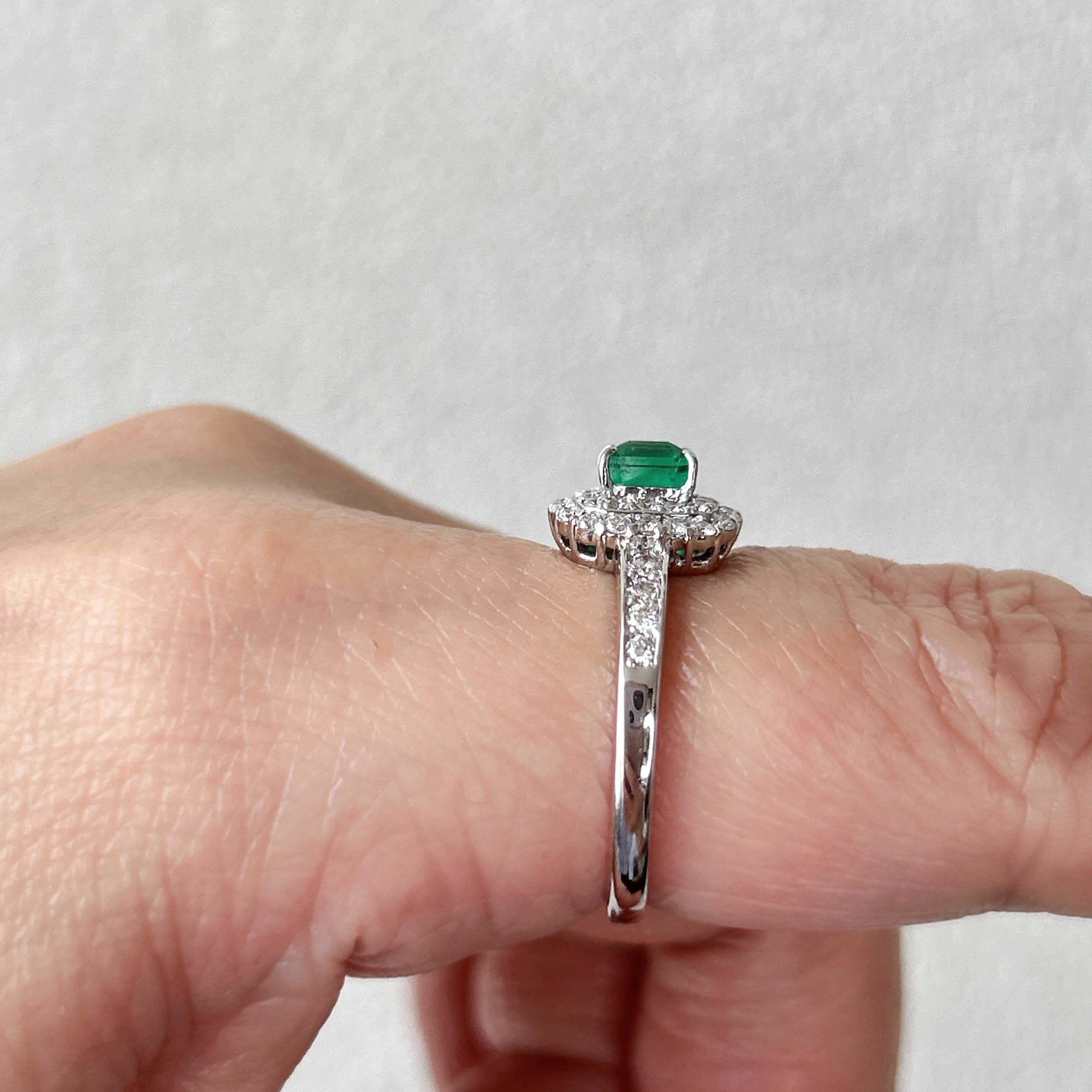 18［一点物］リング エメラルド 0.6ct前後 SQ PT