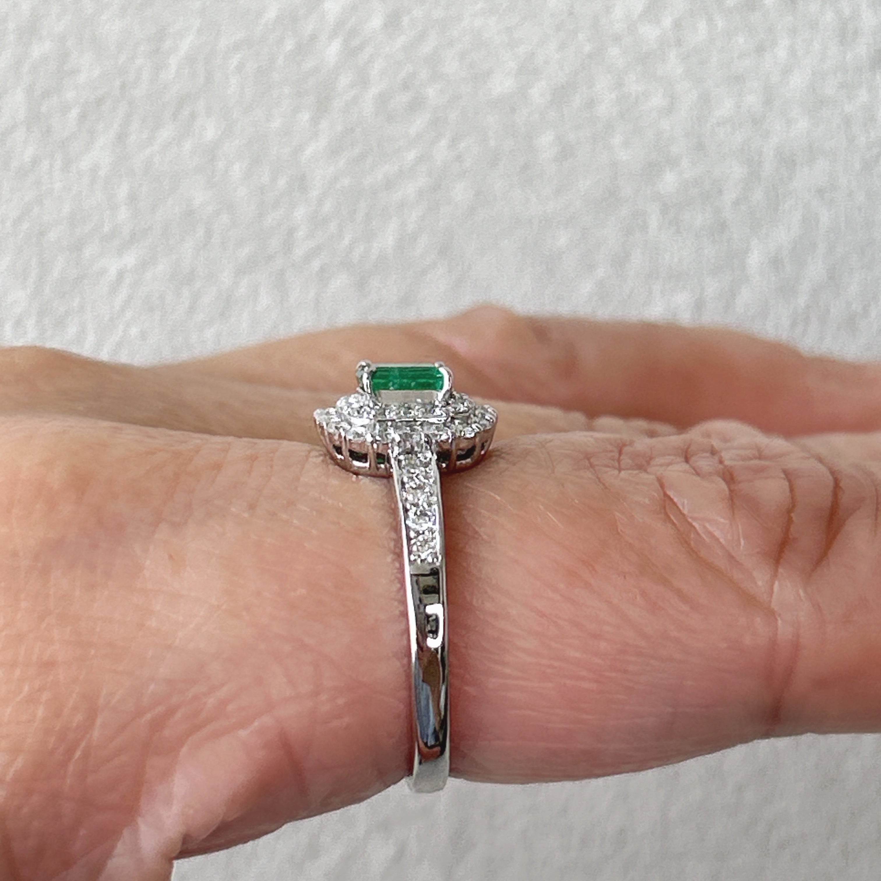 24［一点物］リング エメラルド 0.4ct前後 SQ PT