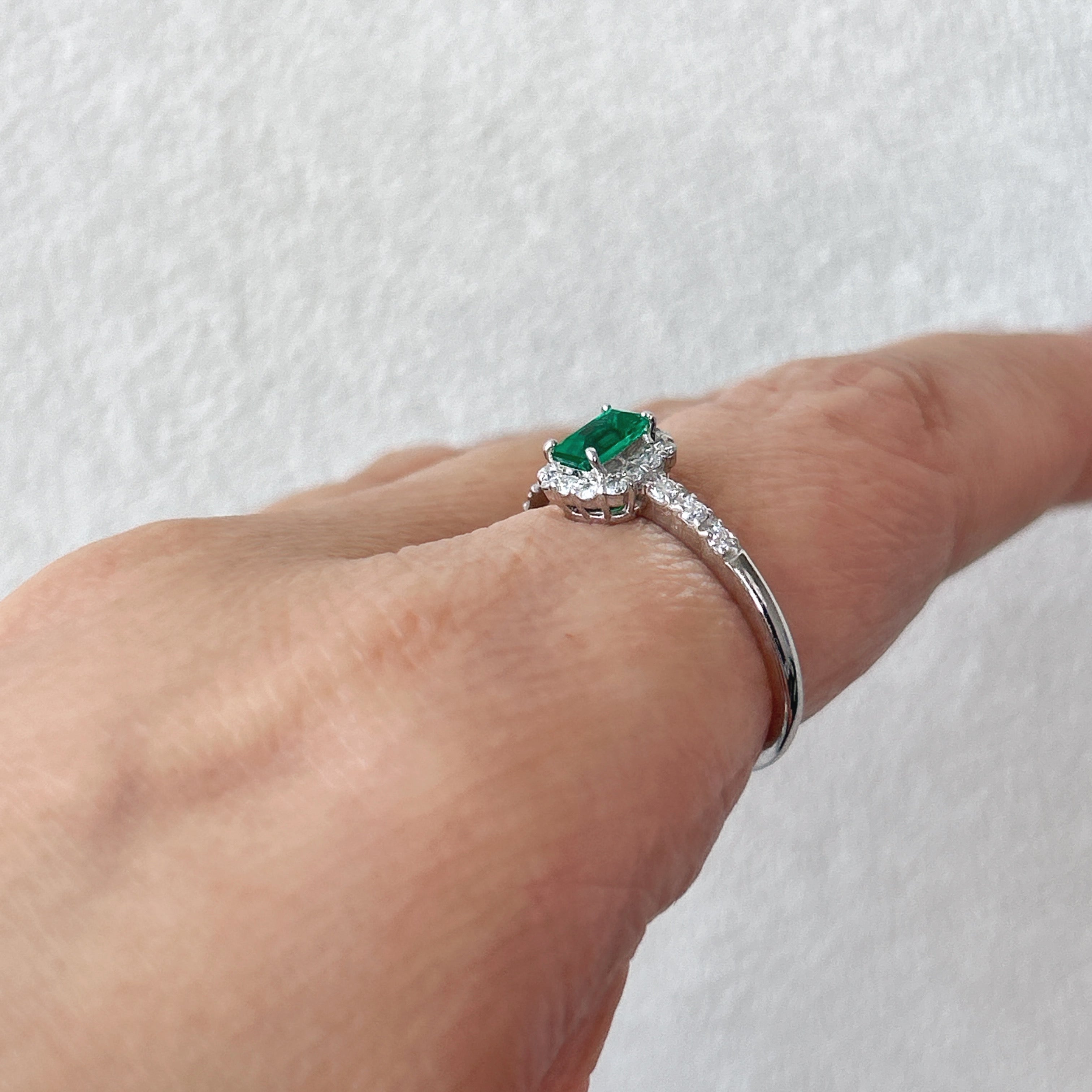 31［一点物］リング エメラルド 0.3ct SQ PT