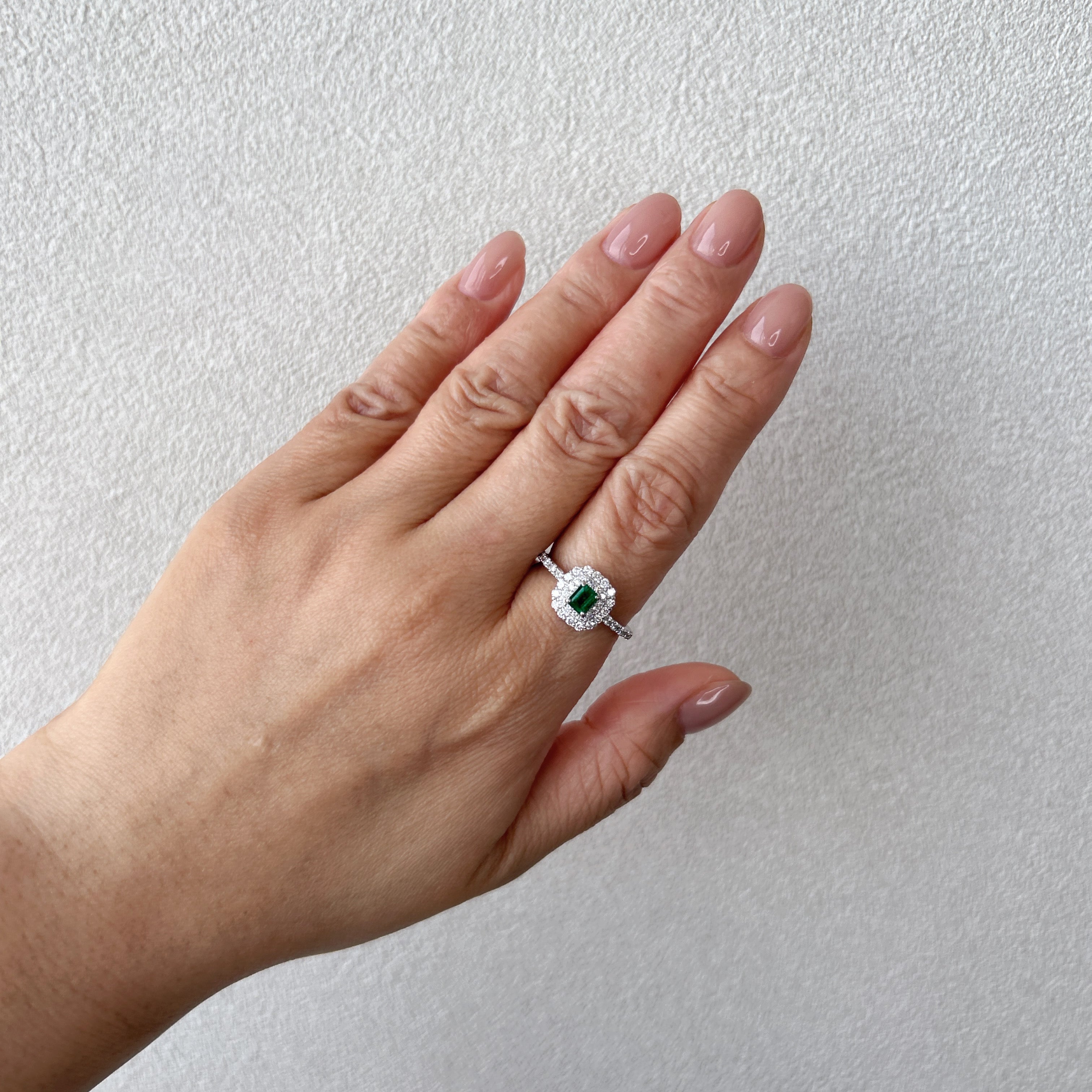 30［一点物/アドラーブル］リング エメラルド 0.24ct SQ PT