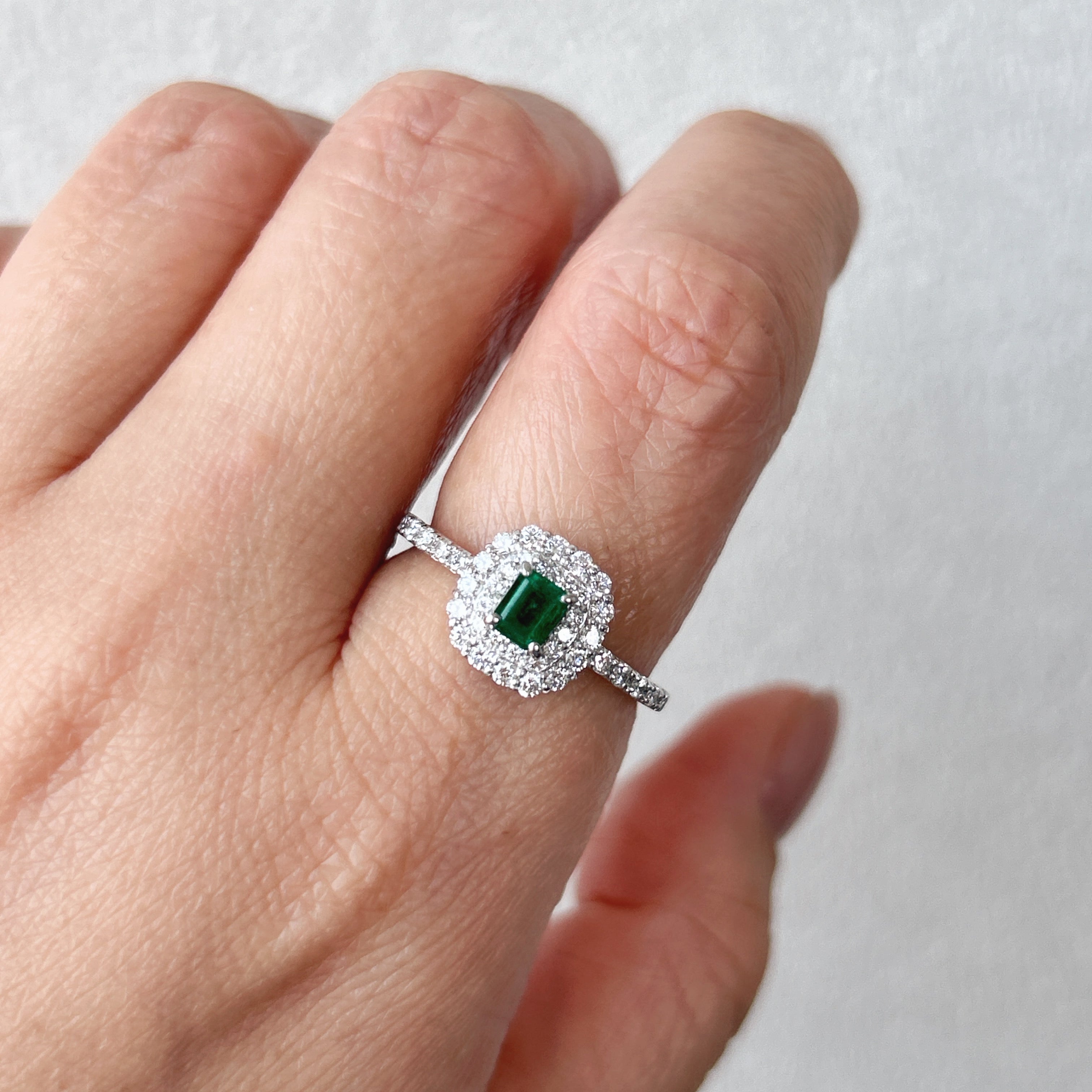 30［一点物/アドラーブル］リング エメラルド 0.24ct SQ PT