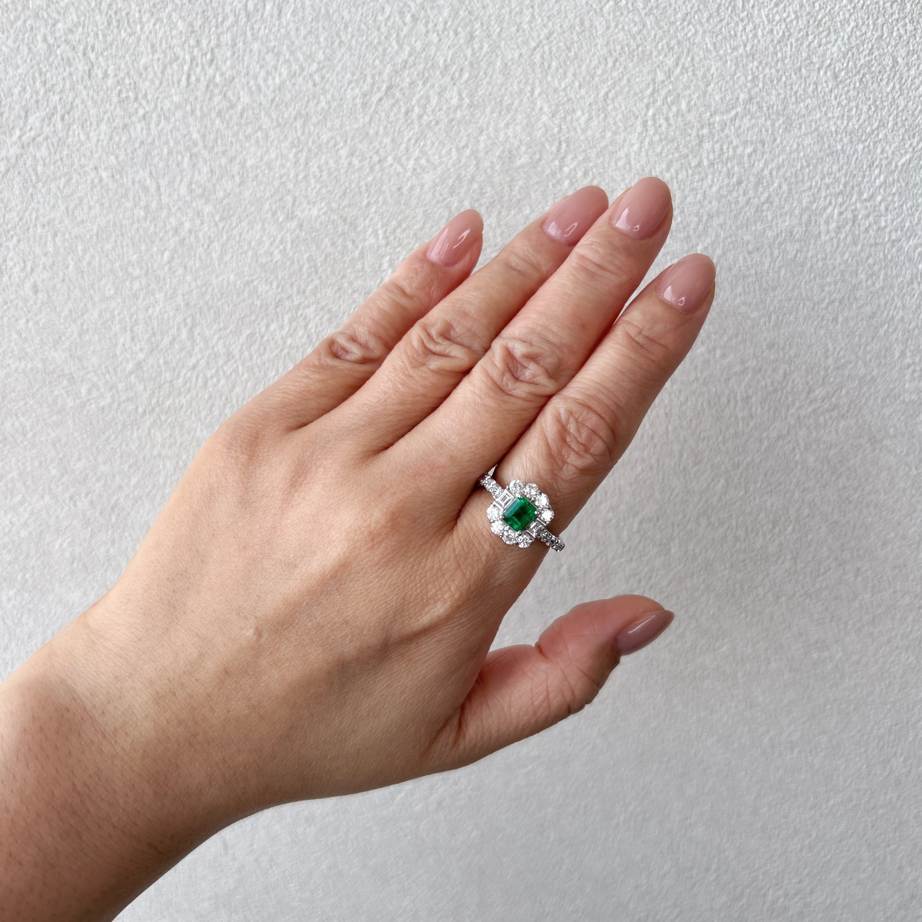 15［一点物/シュクル］リング エメラルド 中石0.6ct EM PT〜 超特品 色綺麗