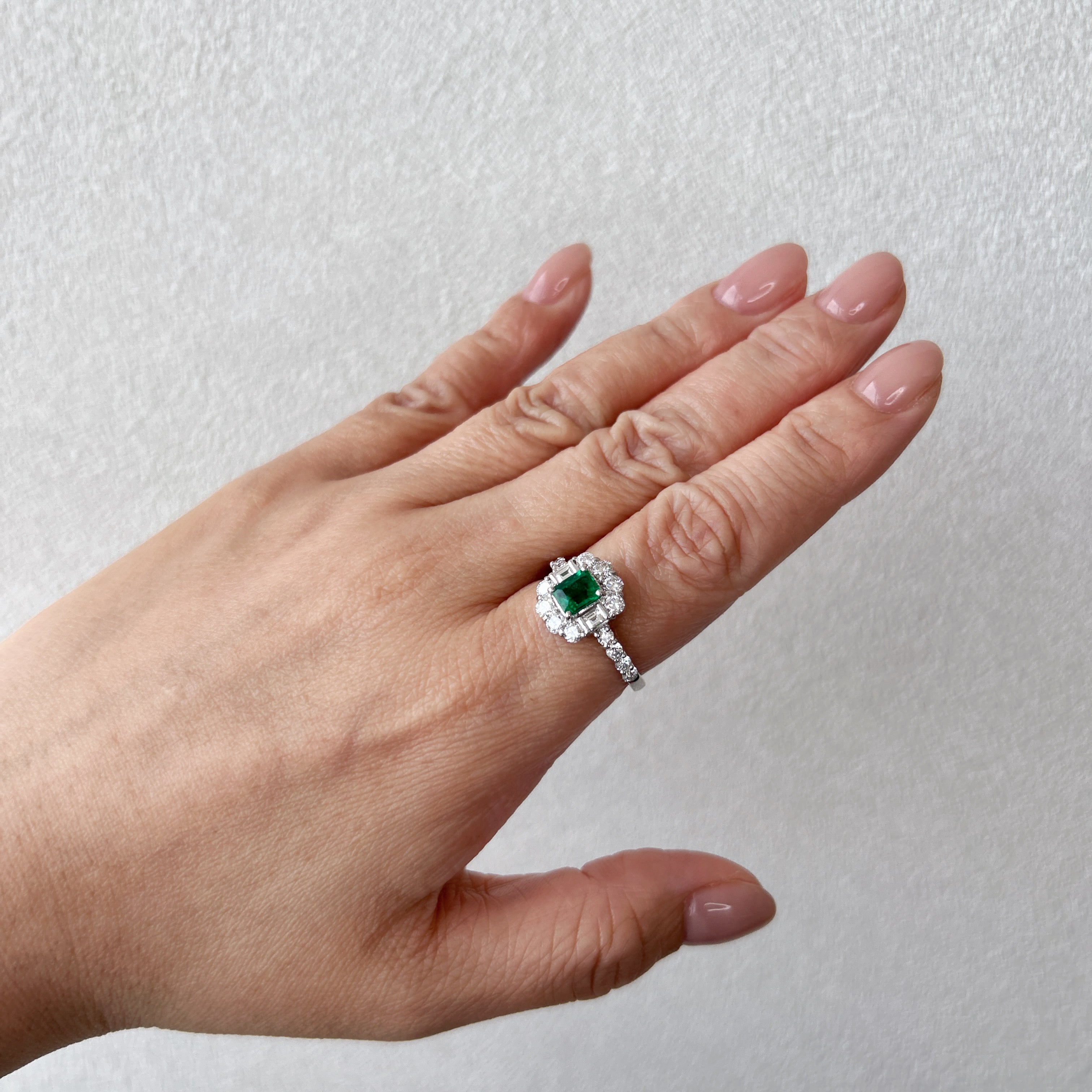 15［一点物/シュクル］リング エメラルド 中石0.6ct EM PT〜 超特品 色綺麗