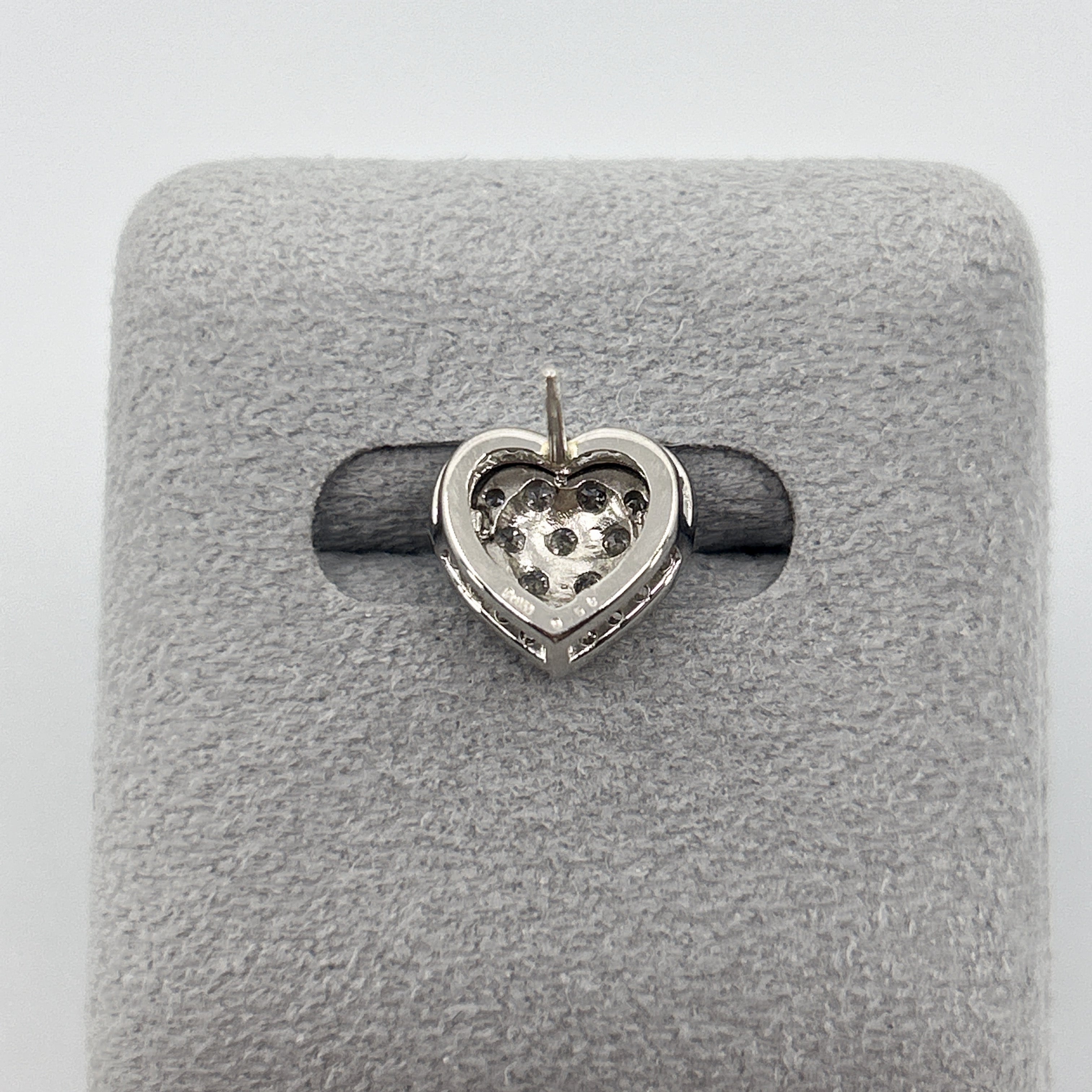 ［LOVE］ピアス ダイヤ