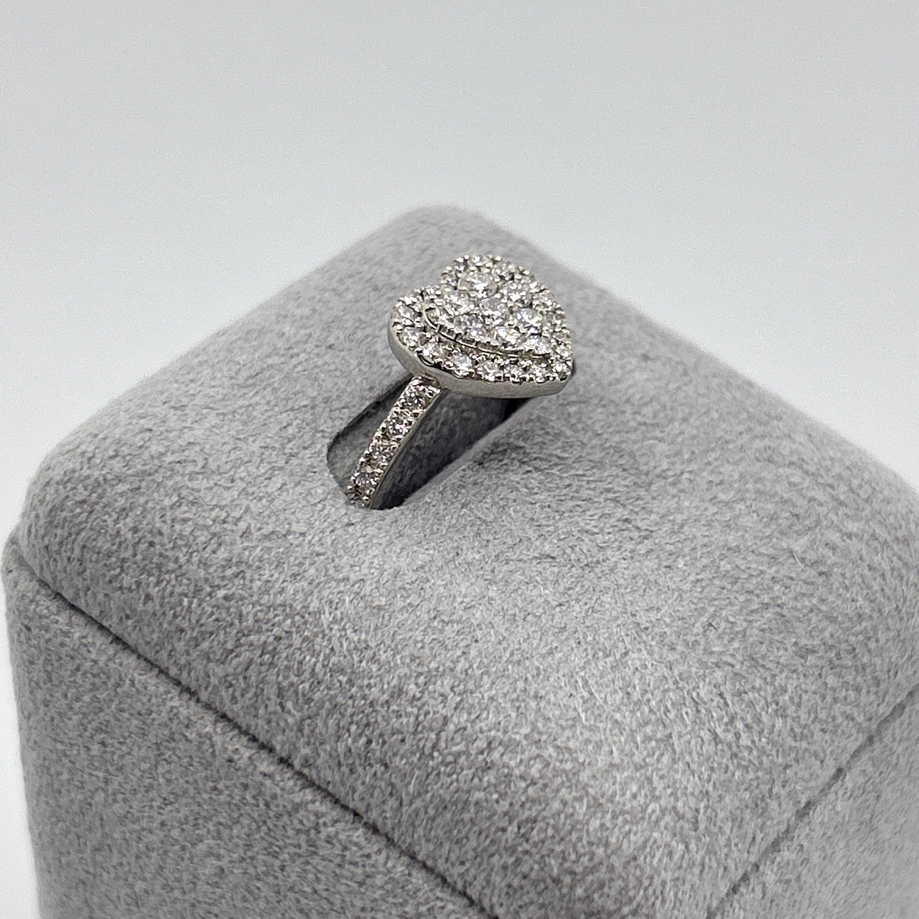 ［LOVE］リング ダイヤ