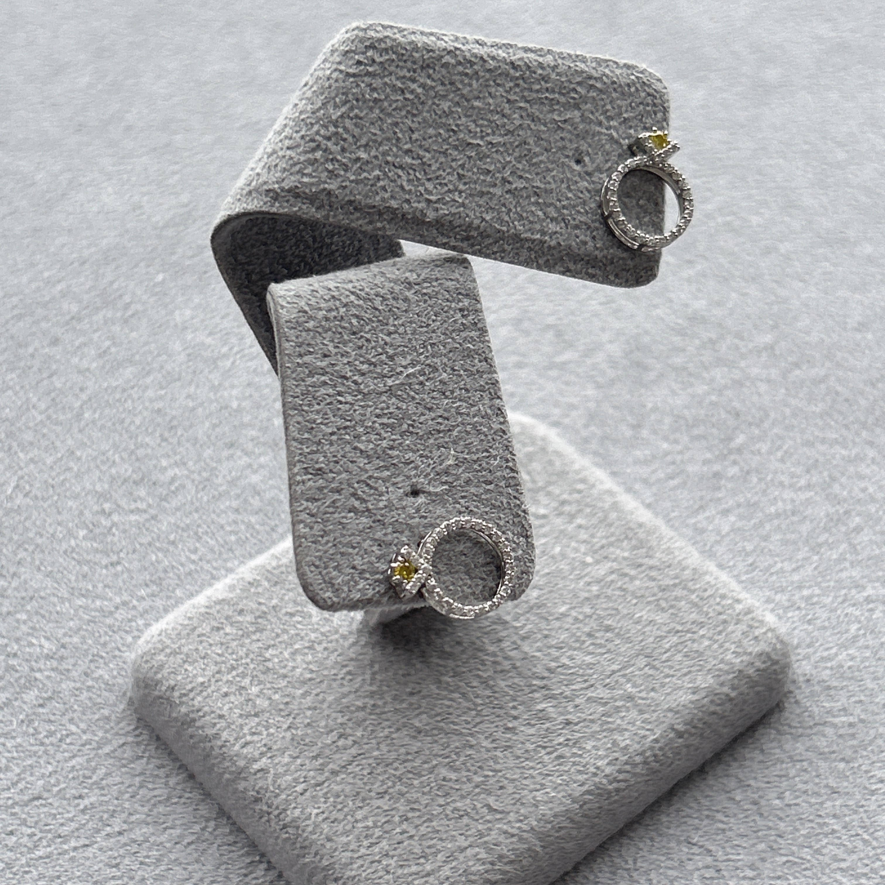 ［ラリオンス］ピアス