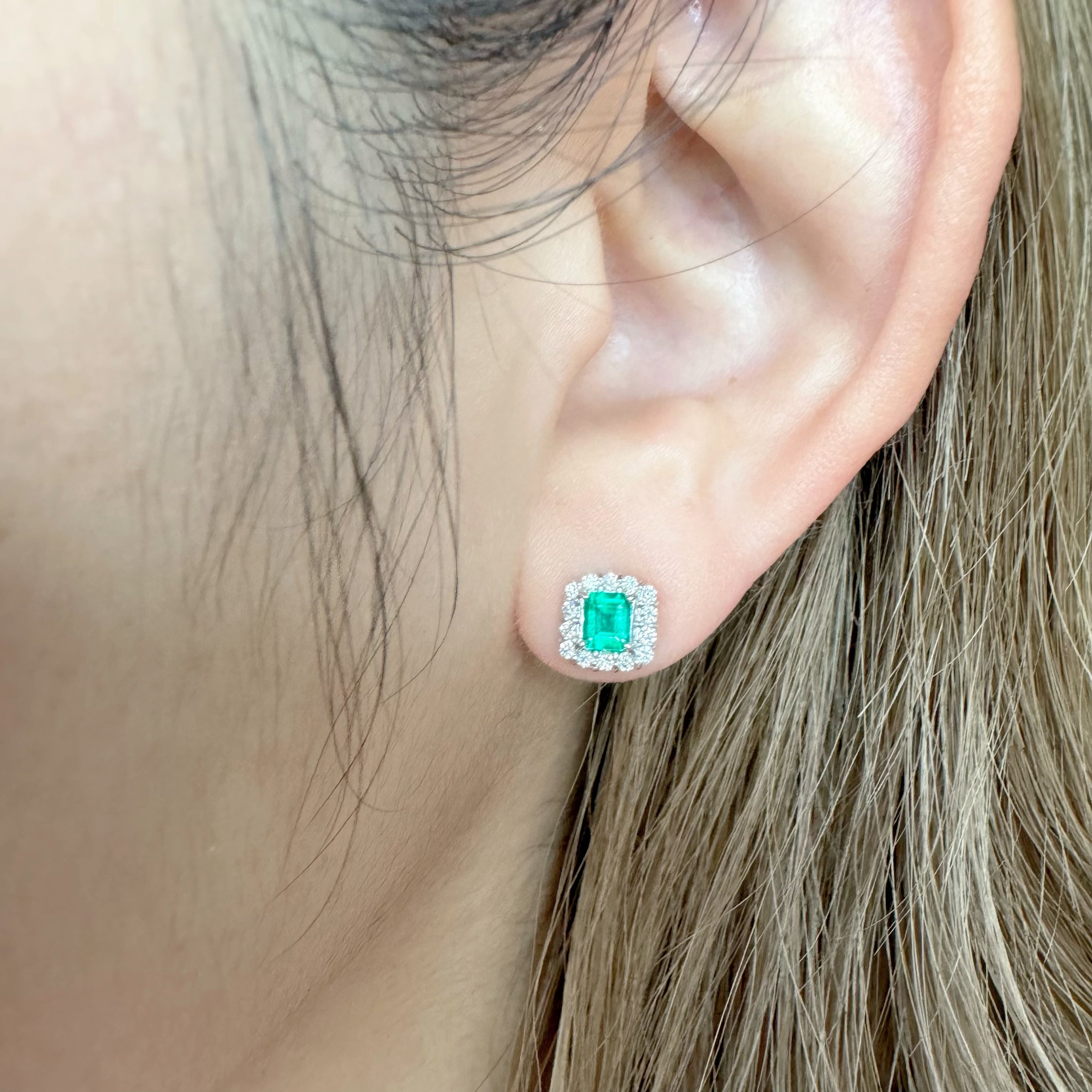 324-エムロード 中石0.22ct前後×2 PT SQ ピアス〜超特品 色綺麗 希少 35万｜AYAKO SAKURAI（櫻井 彩子（サクライ アヤコ））公式通販サイト