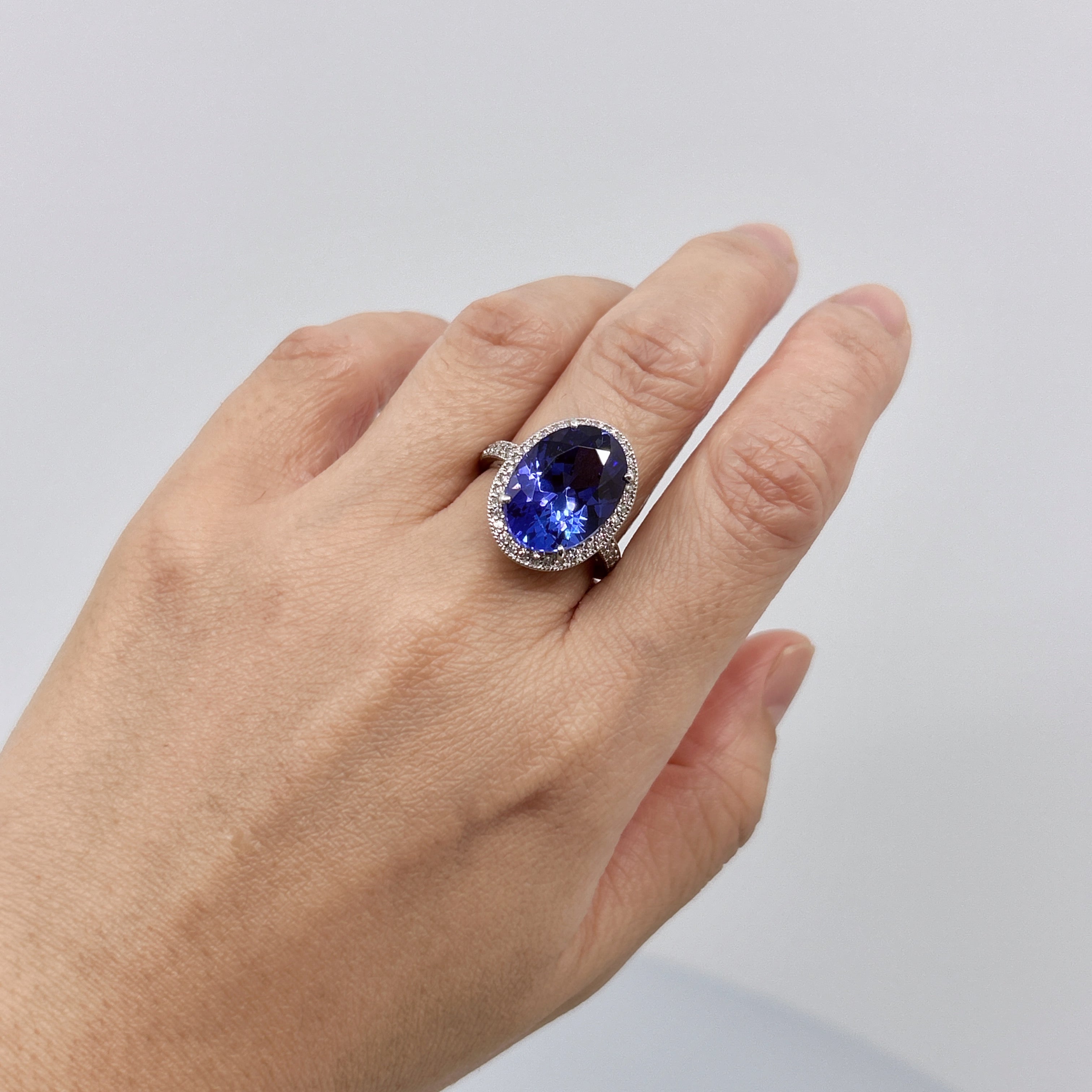 ［一点物/ローラ］リング タンザナイト 8.2ct OV PT