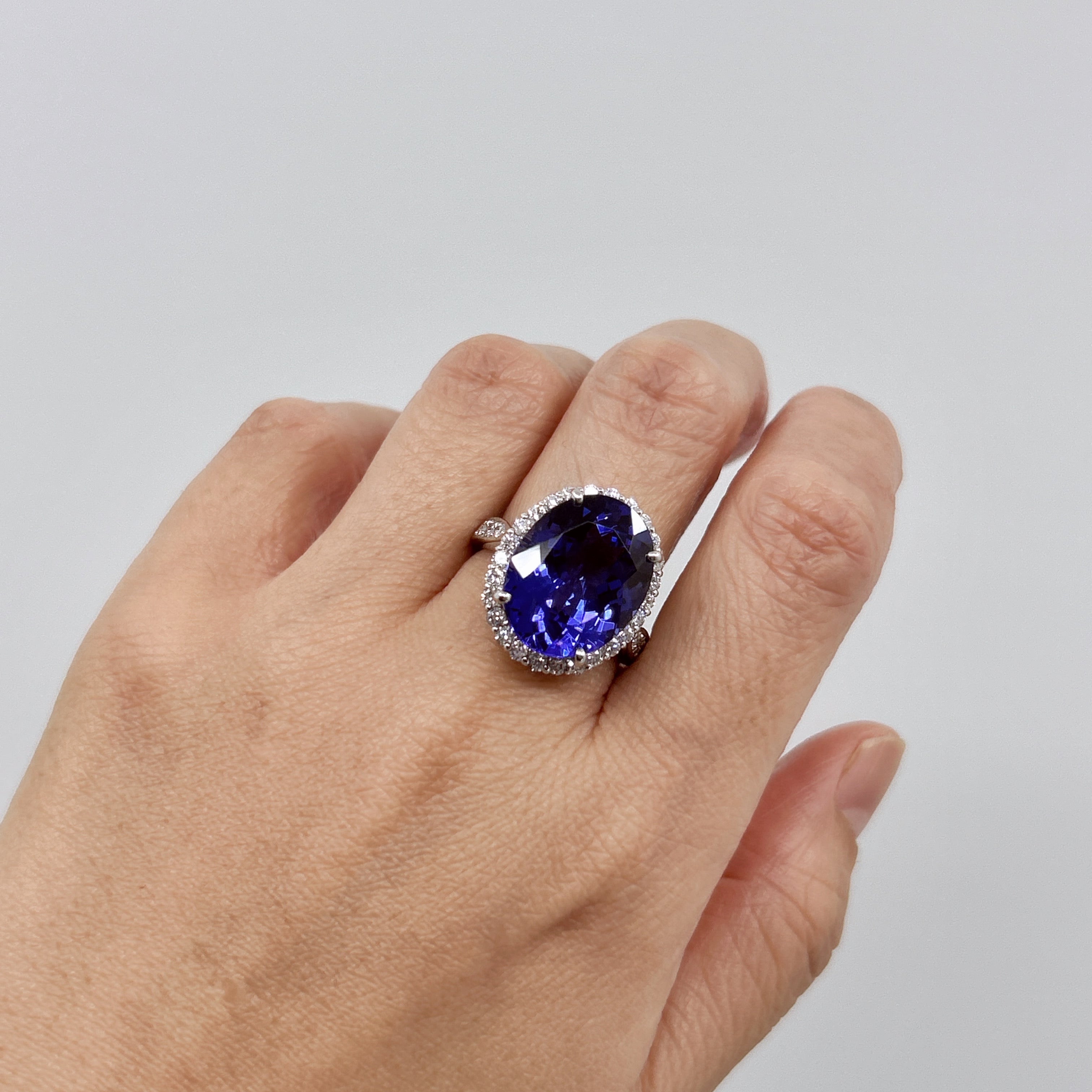 ［一点物/ローラ］リング タンザナイト 11.5ct OV PT