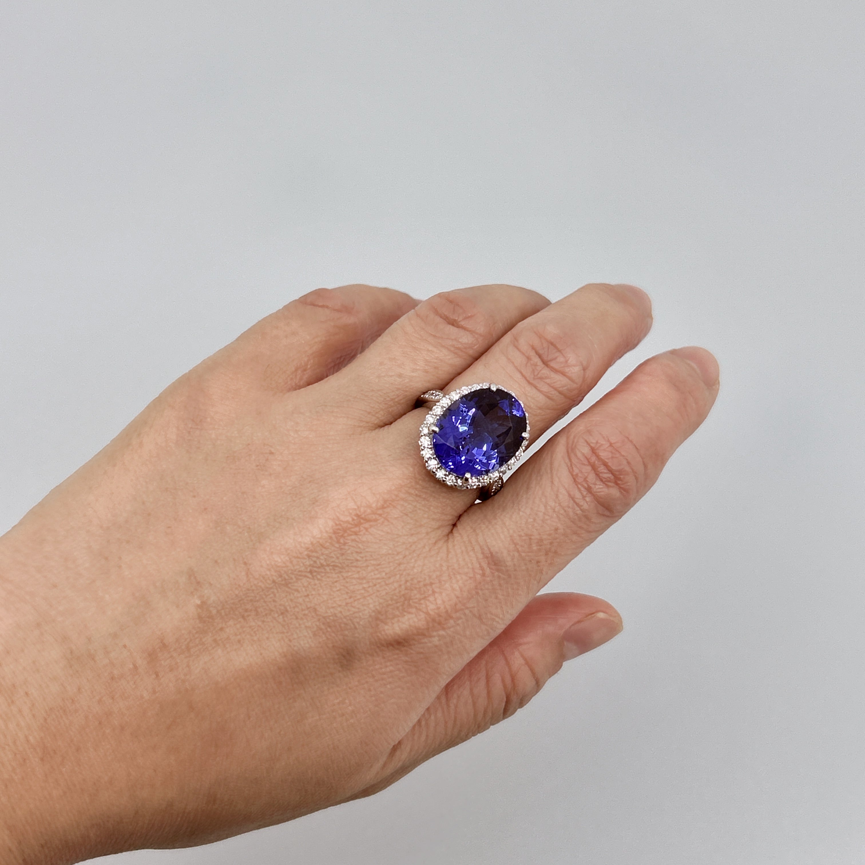 ［一点物/ローラ］リング タンザナイト 11.5ct OV PT