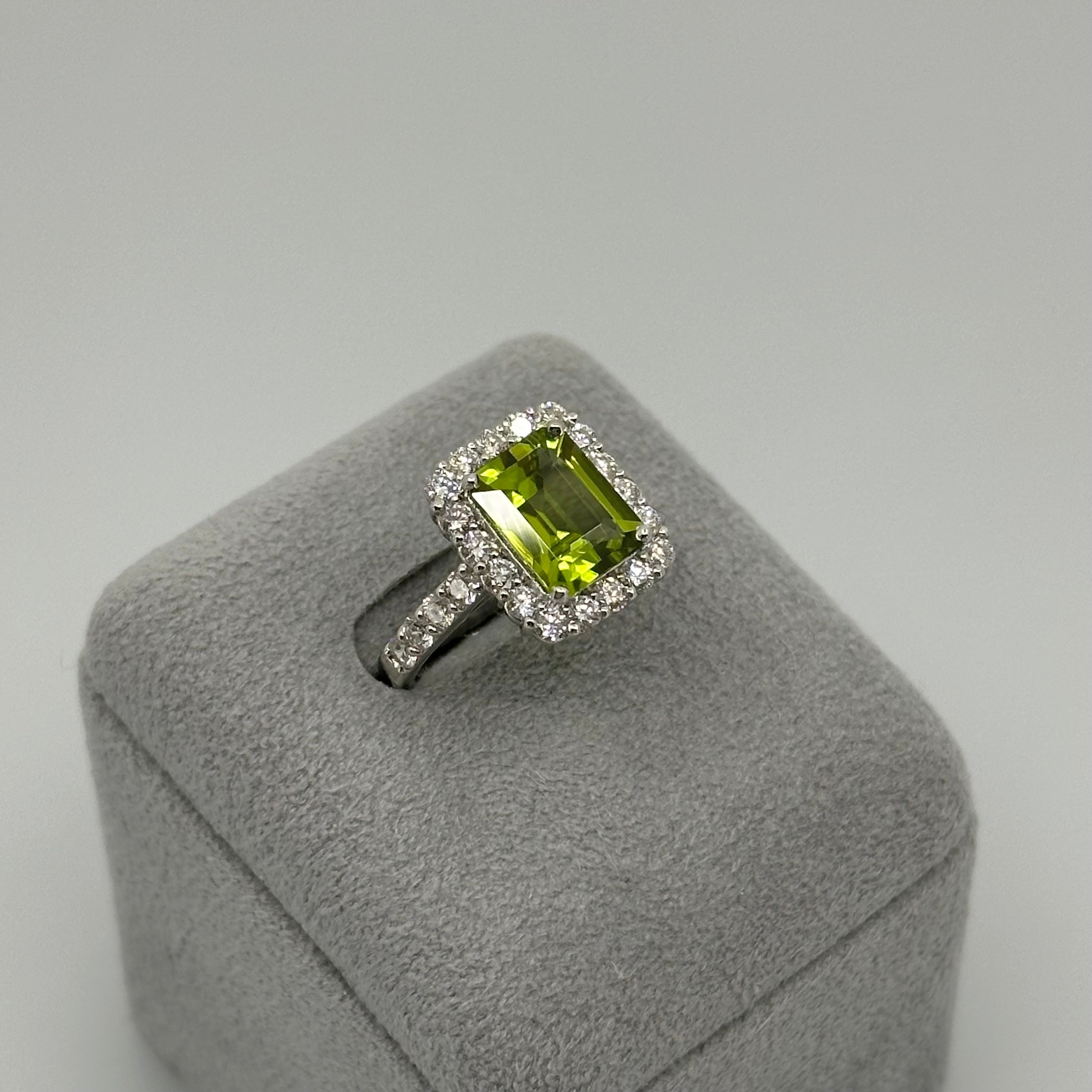 ［チュチュの音色］ リング ペリドット