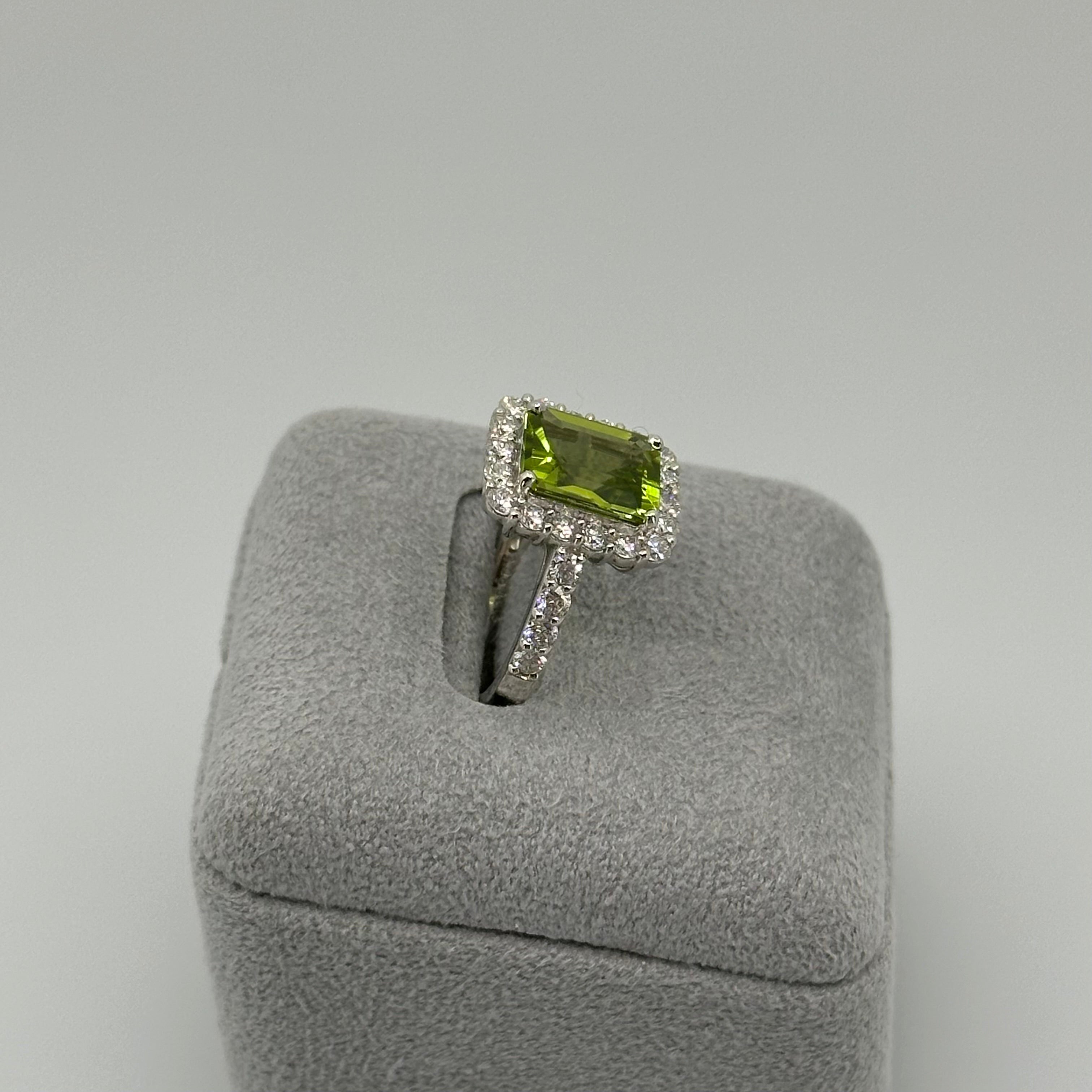 ［チュチュの音色］ リング ペリドット